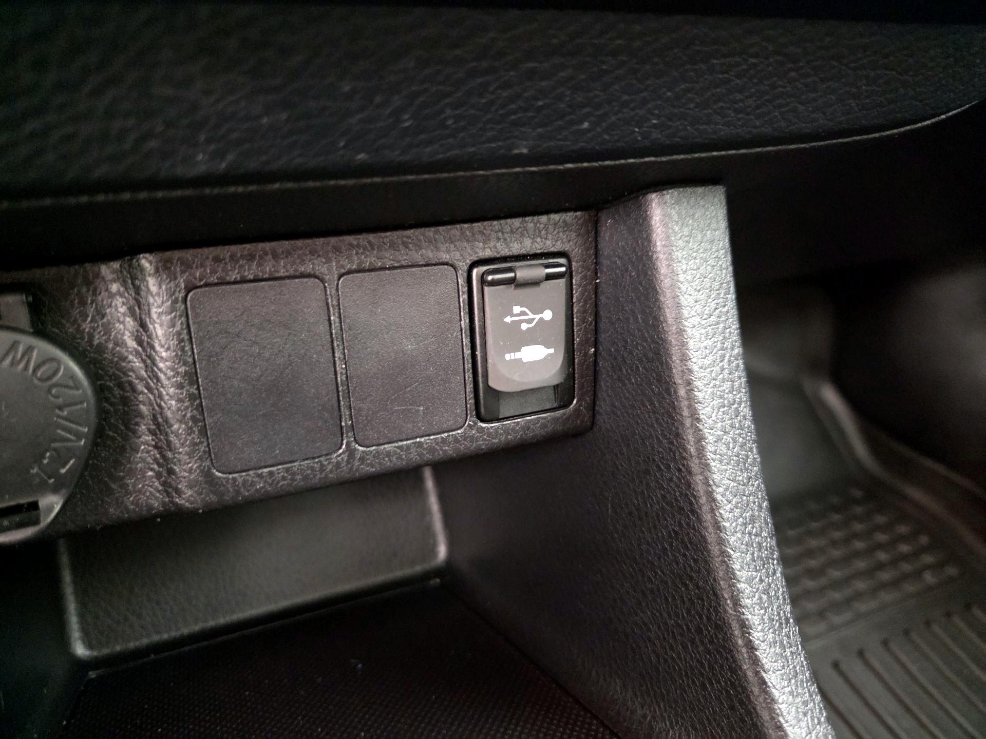 Thumbnail: 2016 Toyota Corolla - 18