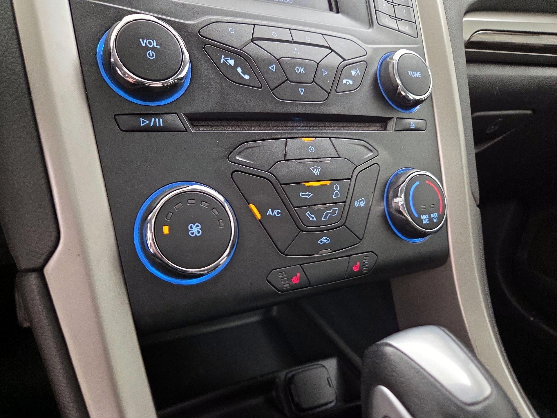 Thumbnail: 2014 Ford Fusion - 15