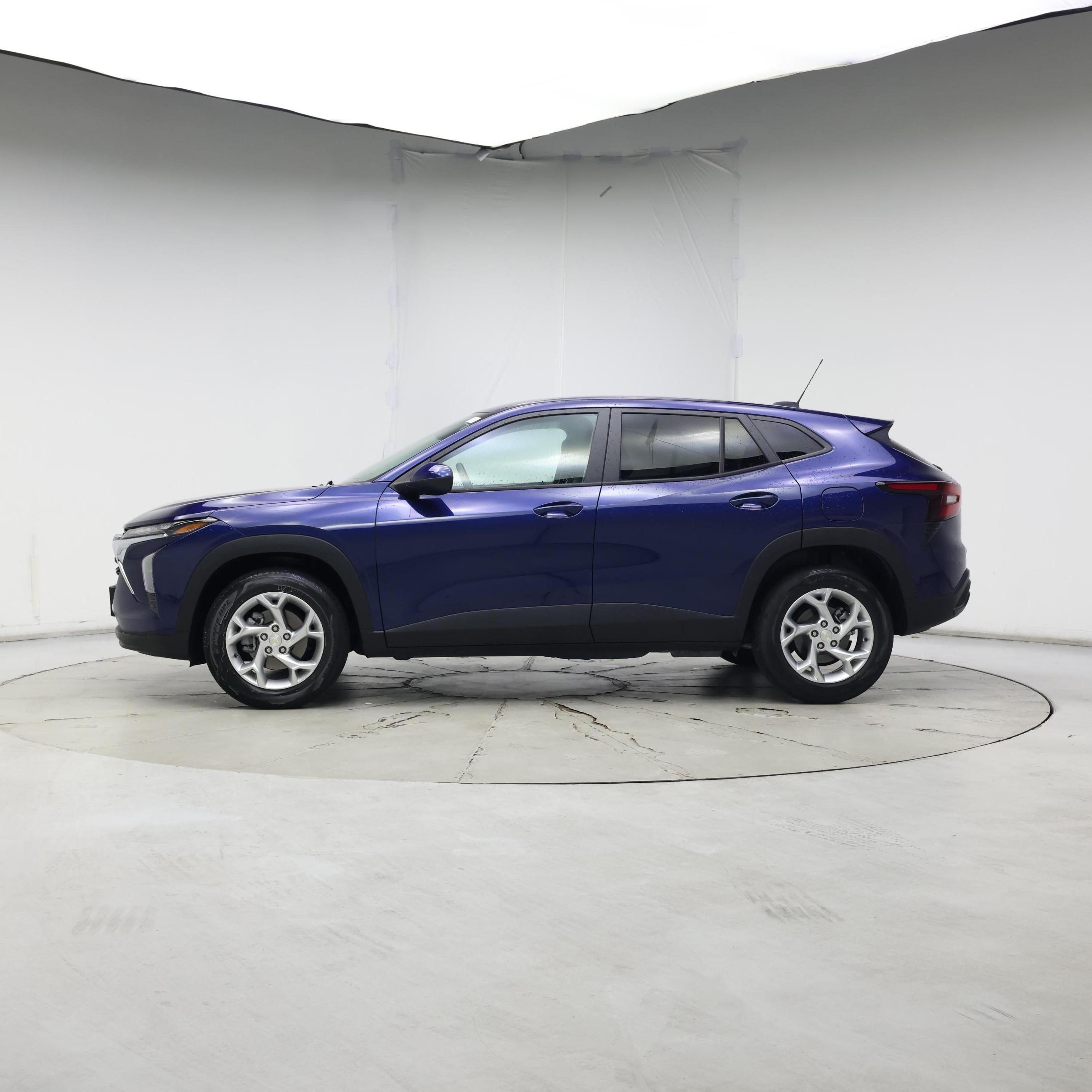 Thumbnail: 2024 Chevrolet Trax - 3