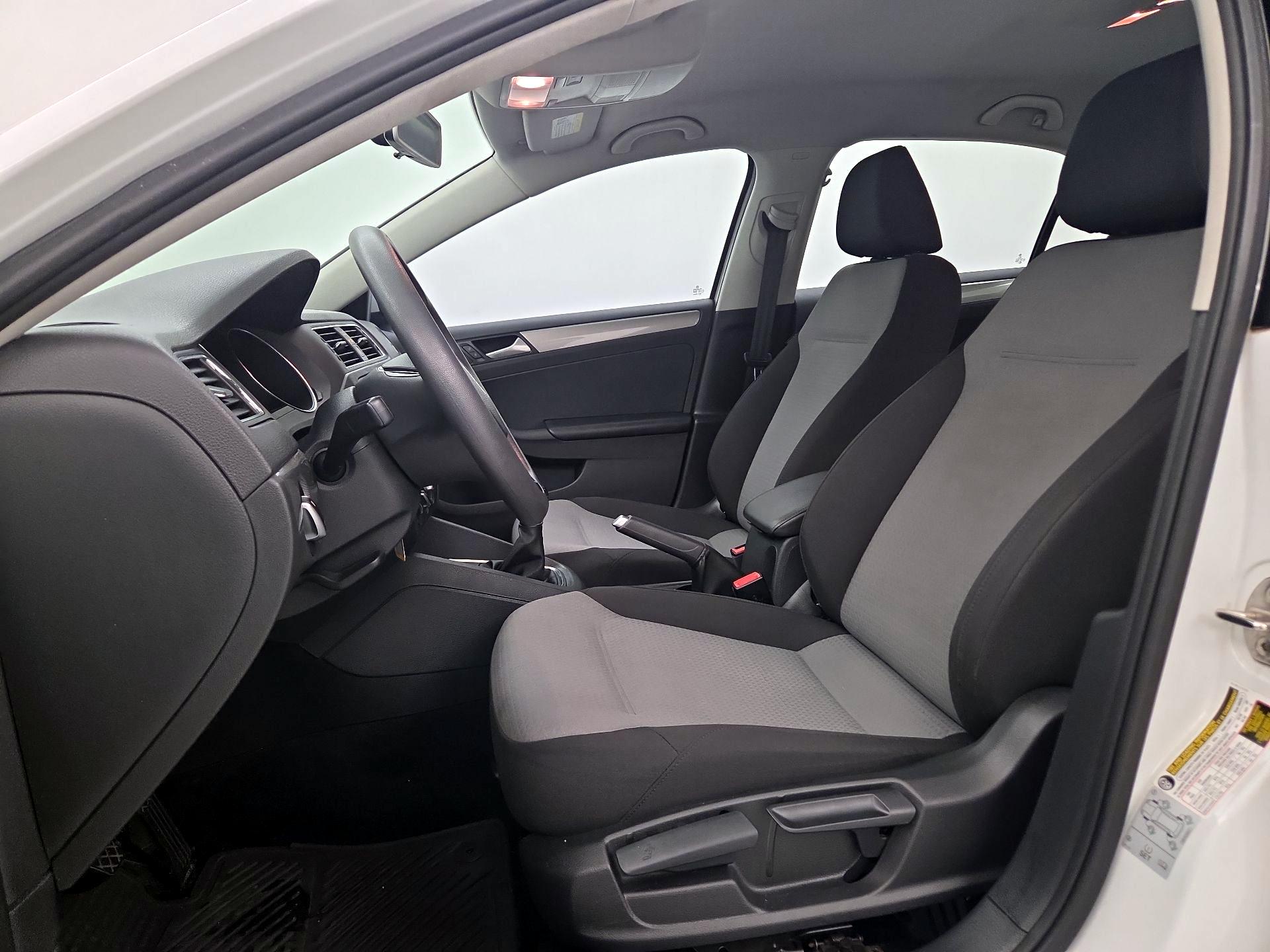 Thumbnail: 2018 Volkswagen Jetta - 11