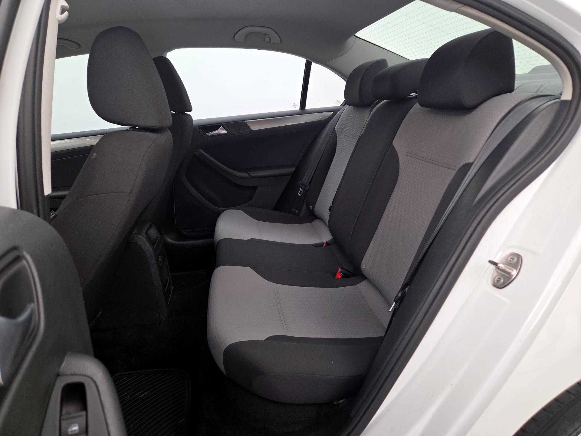 Thumbnail: 2018 Volkswagen Jetta - 19