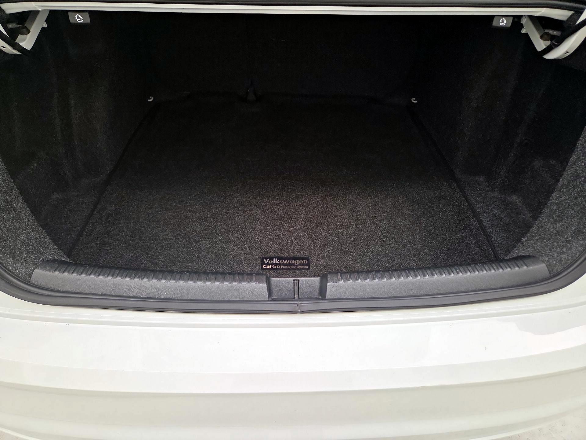 Thumbnail: 2018 Volkswagen Jetta - 20