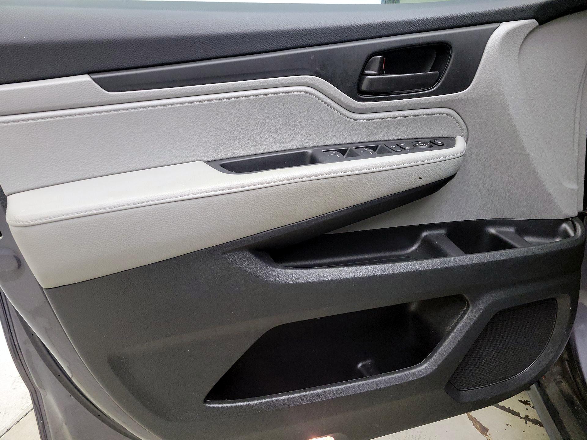 Thumbnail: 2021 Honda Odyssey - 12