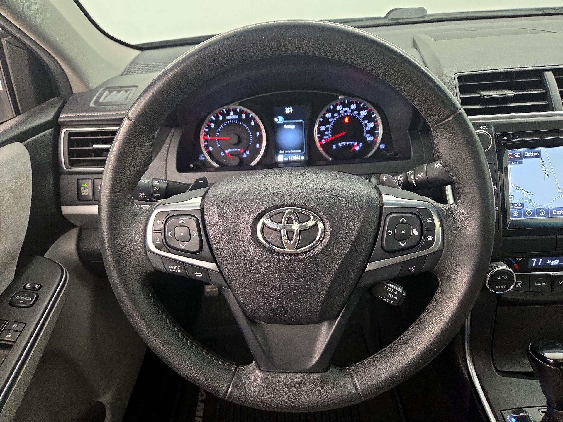 Thumbnail: 2017 Toyota Camry - 10