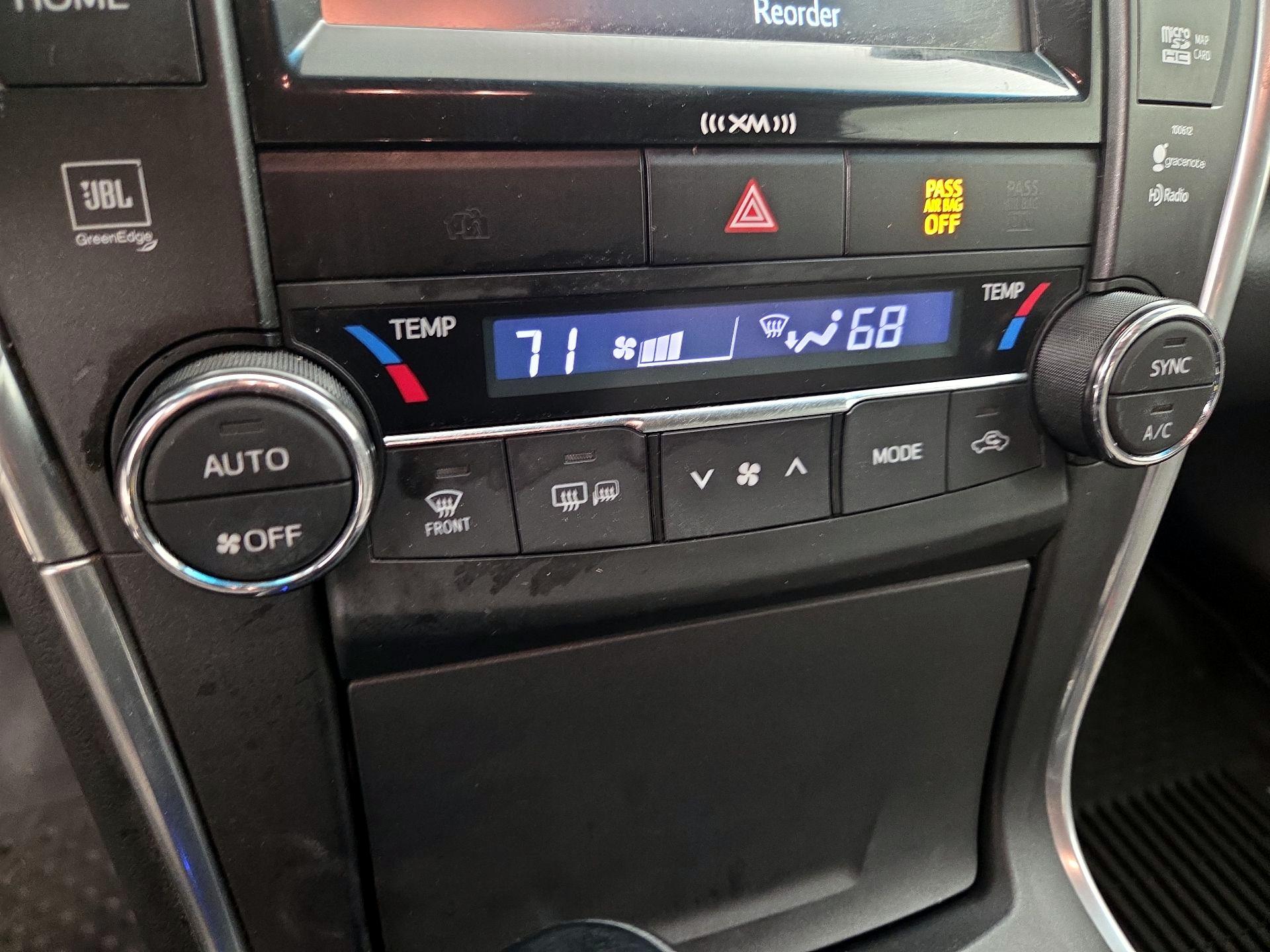 Thumbnail: 2017 Toyota Camry - 17