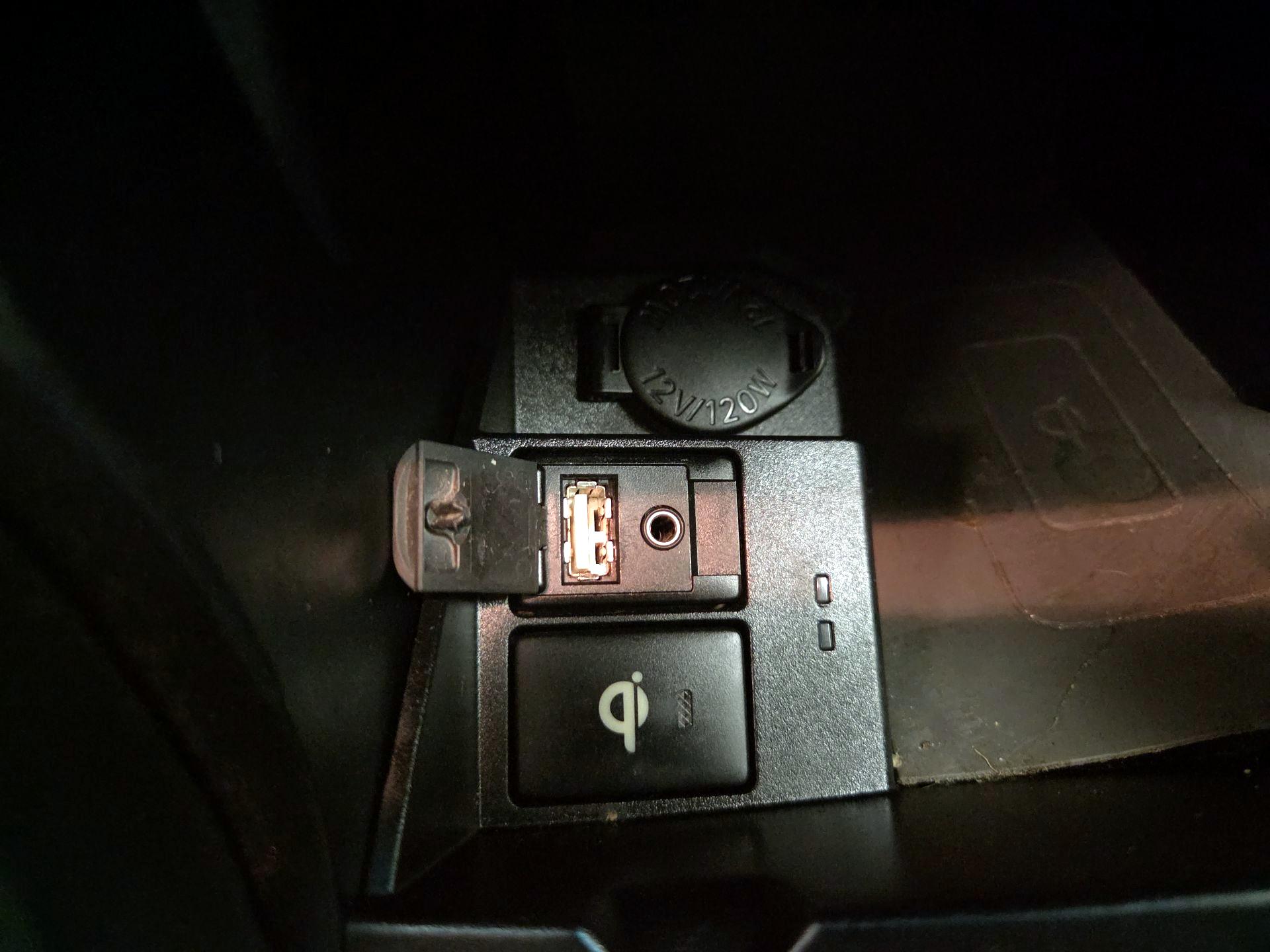 Thumbnail: 2017 Toyota Camry - 19