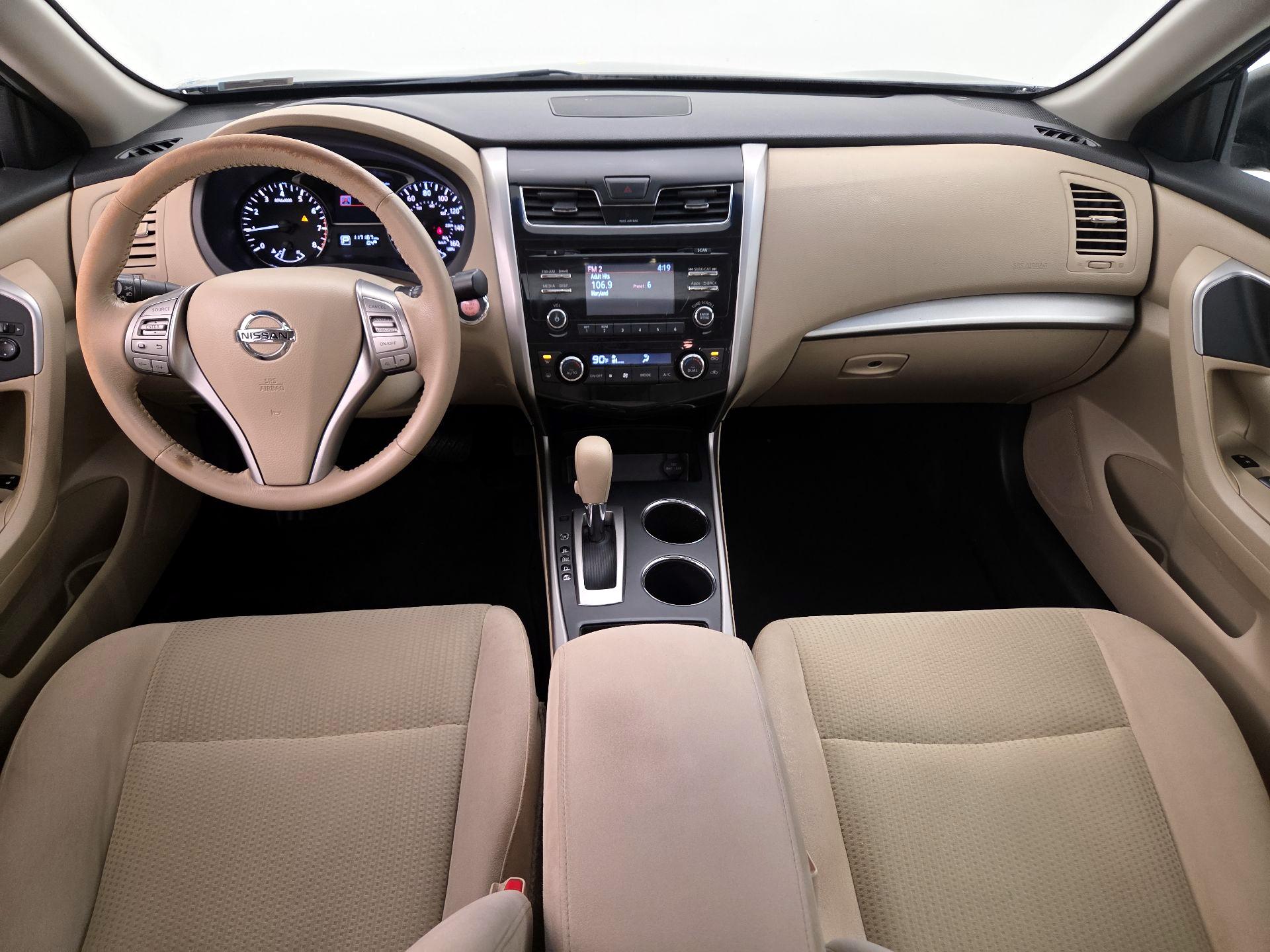 Thumbnail: 2015 Nissan Altima - 9