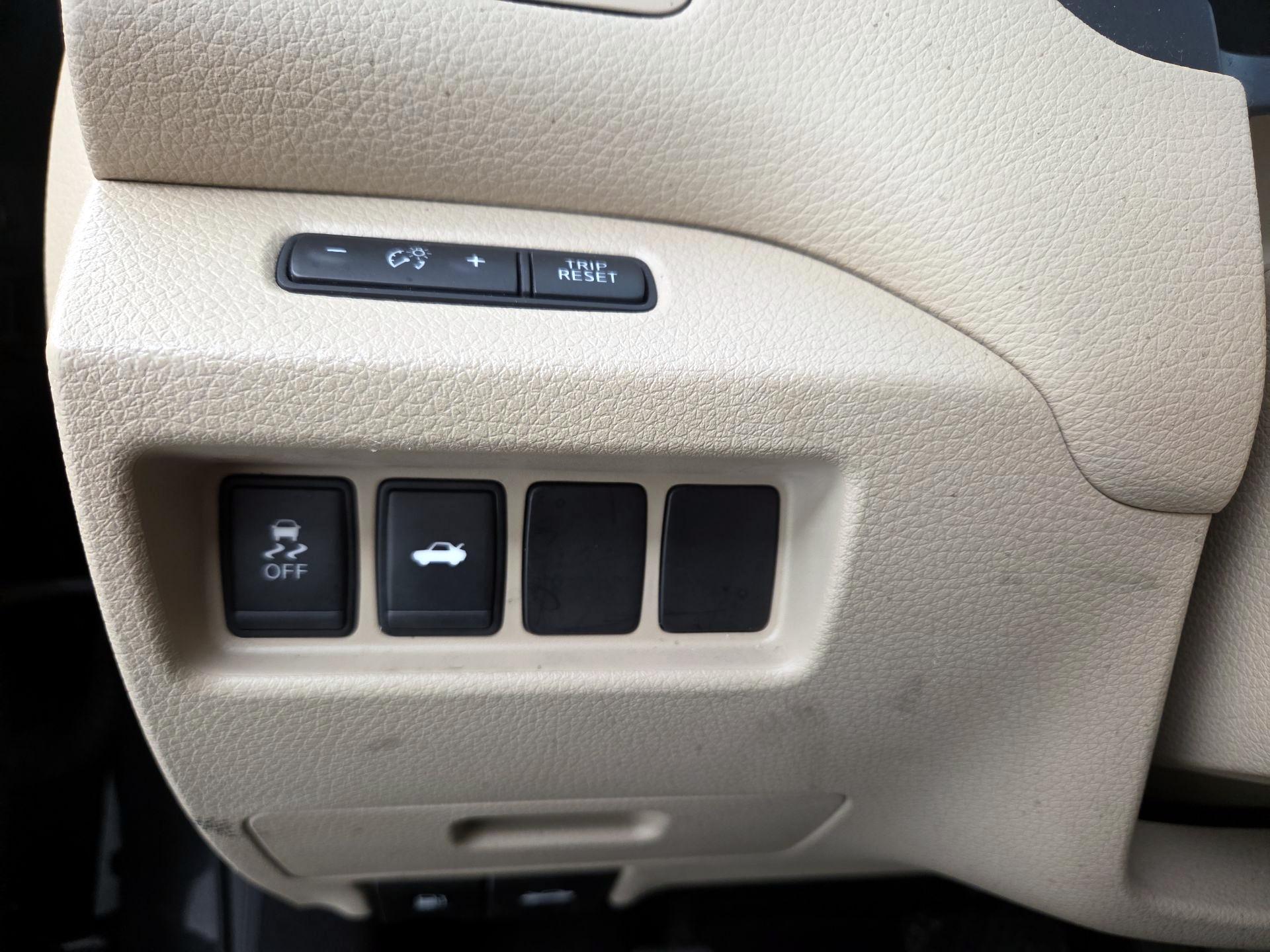 Thumbnail: 2015 Nissan Altima - 13