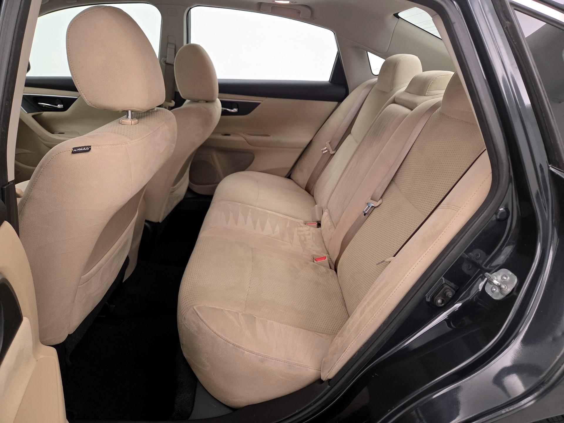 Thumbnail: 2015 Nissan Altima - 20