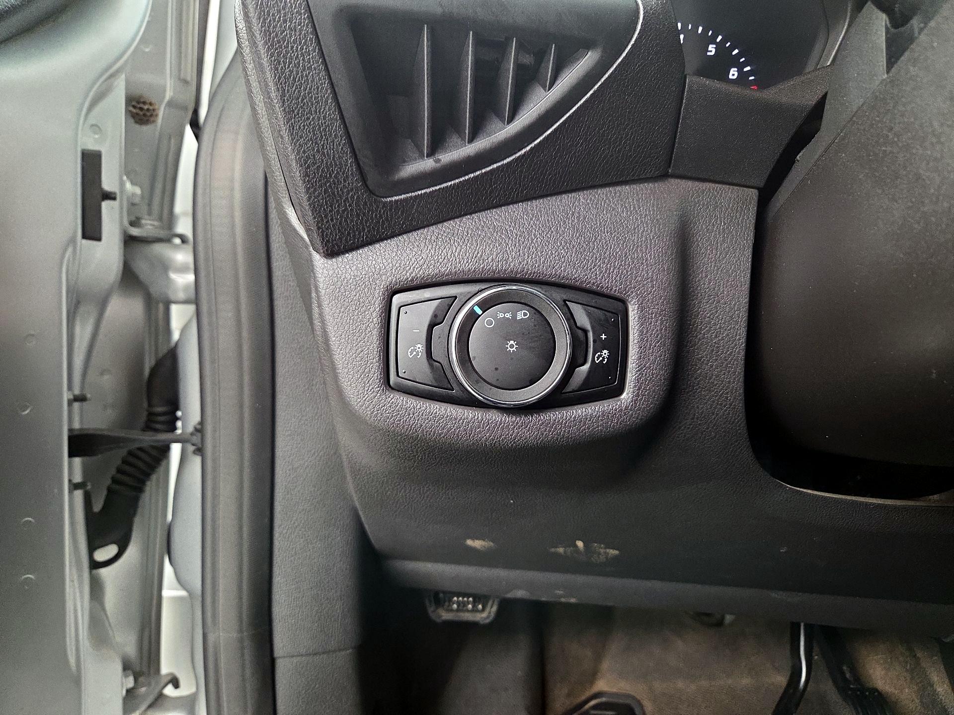 Thumbnail: 2015 Ford Transit Series - 13