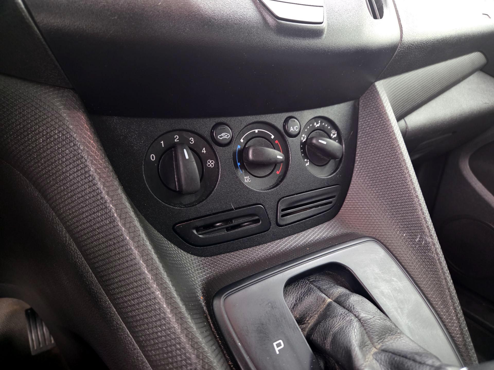 Thumbnail: 2015 Ford Transit Series - 15