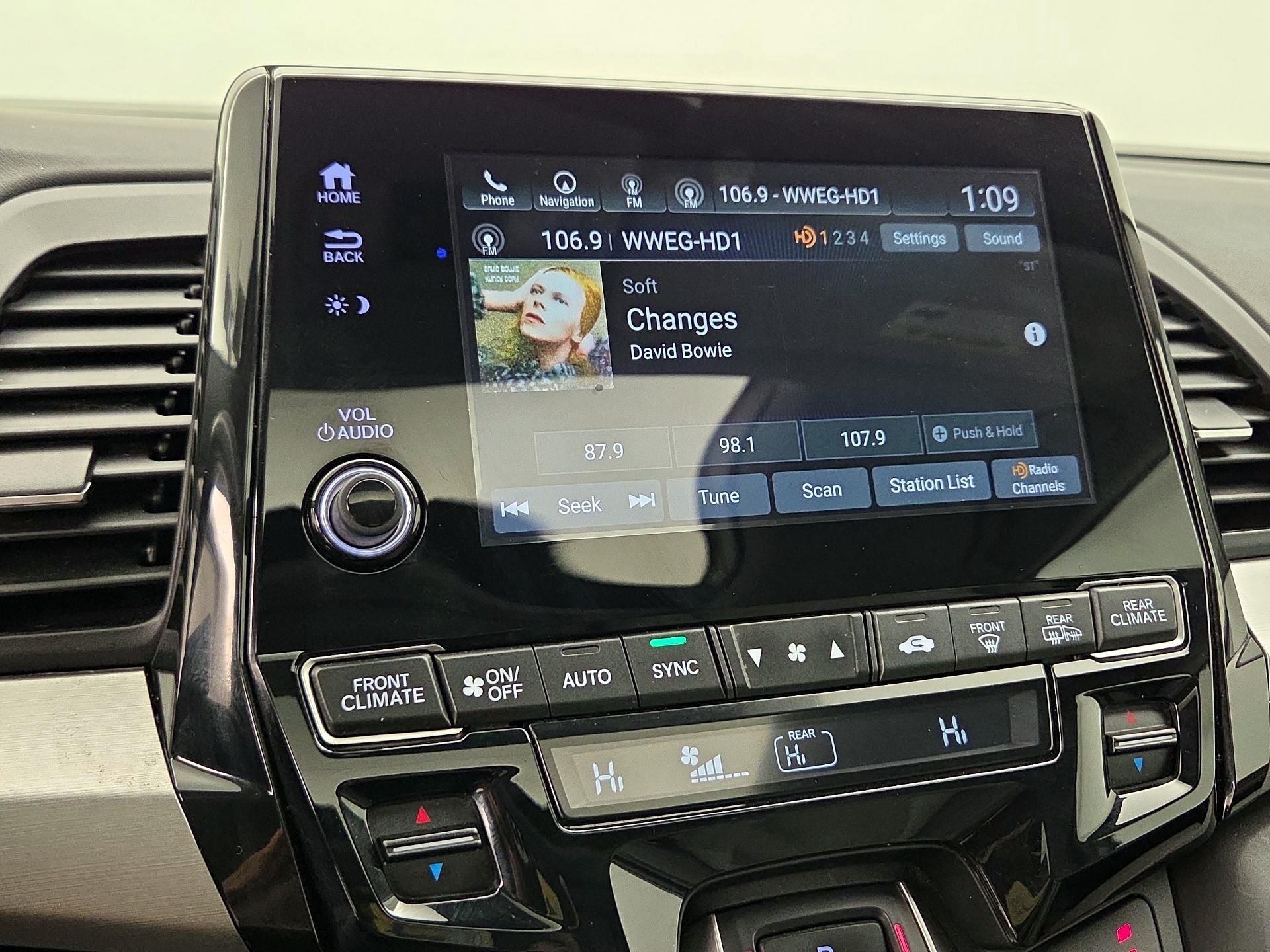 Thumbnail: 2019 Honda Odyssey - 16