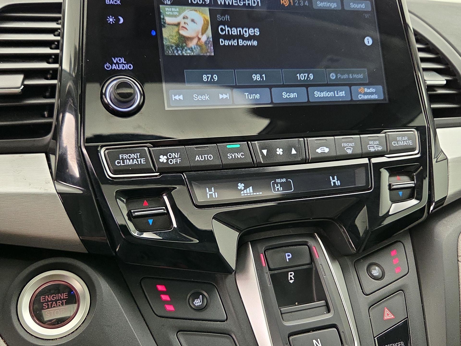 Thumbnail: 2019 Honda Odyssey - 17