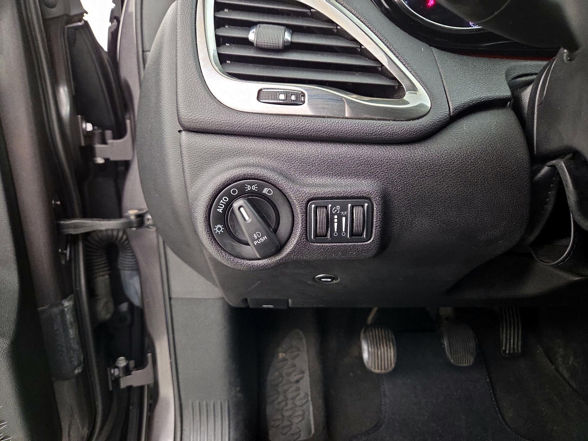 Thumbnail: 2016 Dodge Dart - 13