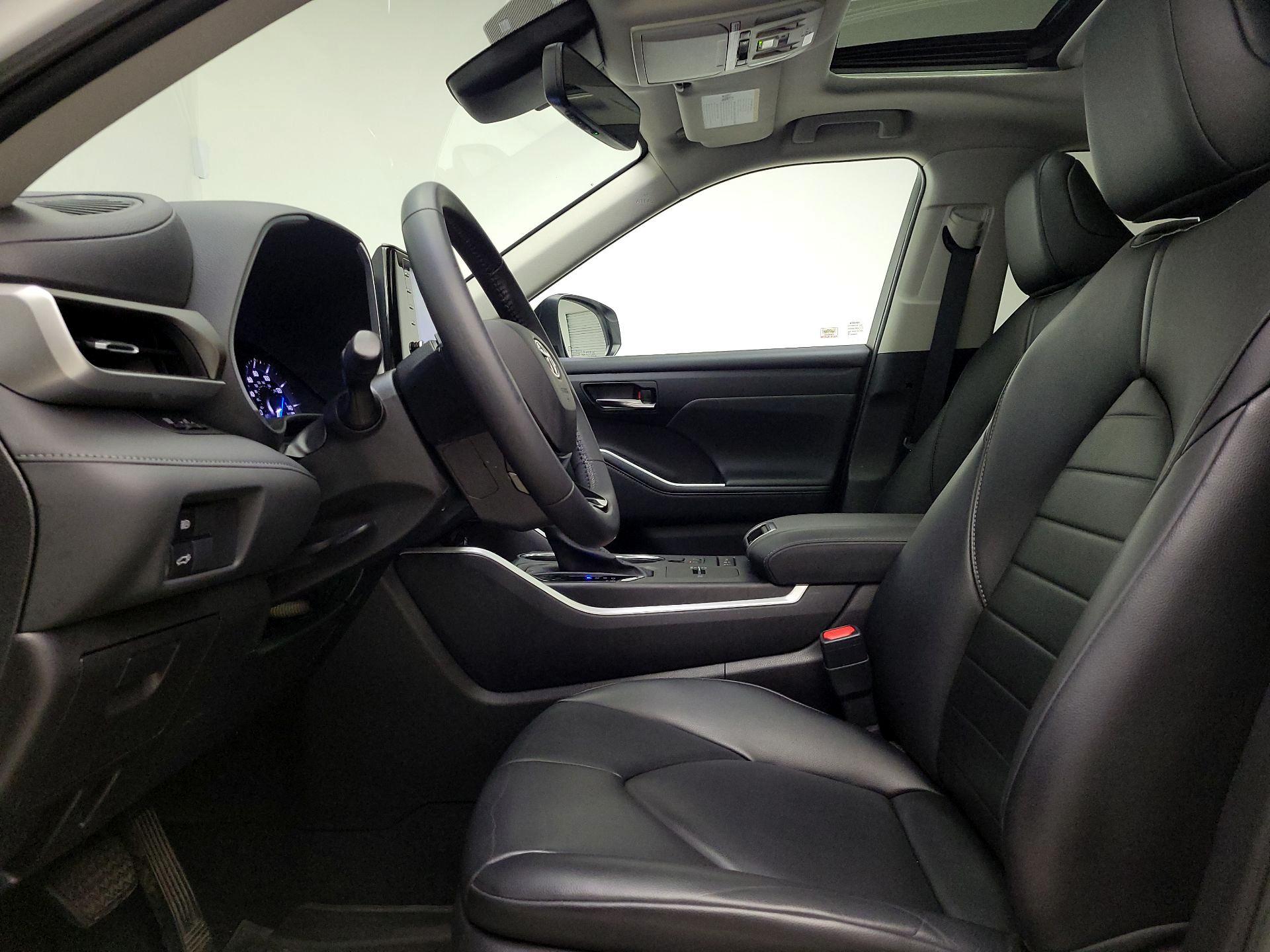 Thumbnail: 2020 Toyota Highlander - 11