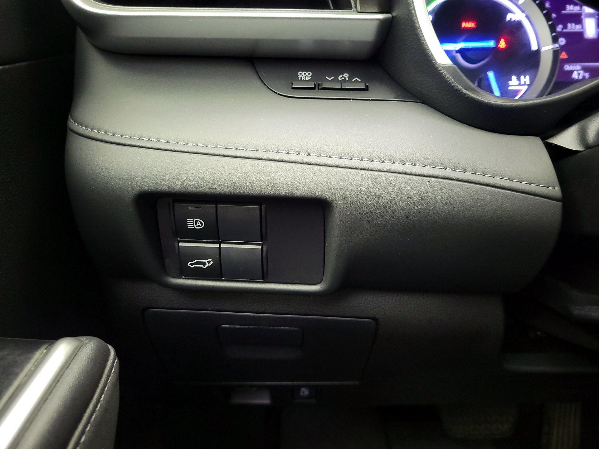 Thumbnail: 2020 Toyota Highlander - 13