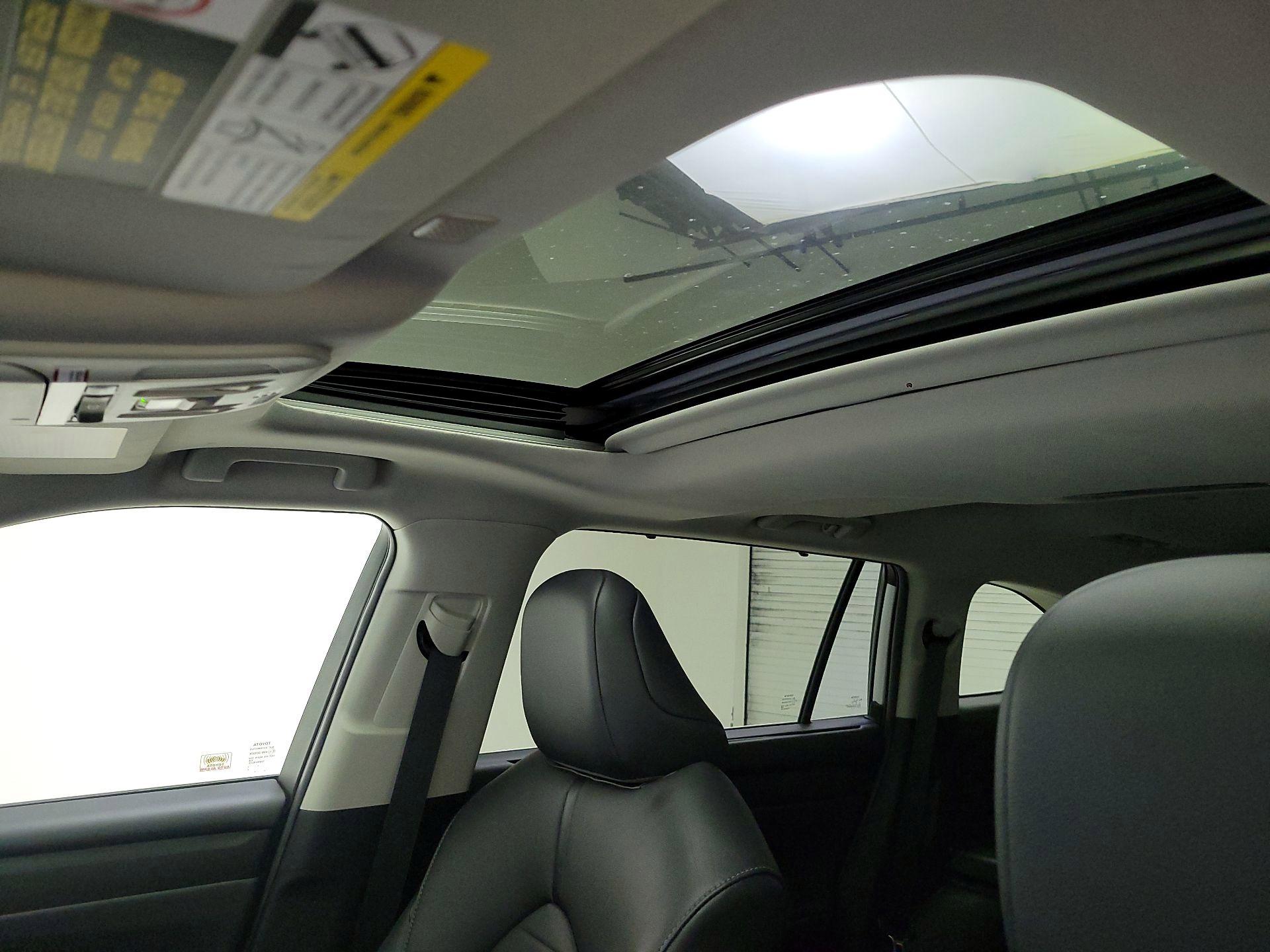 Thumbnail: 2020 Toyota Highlander - 20