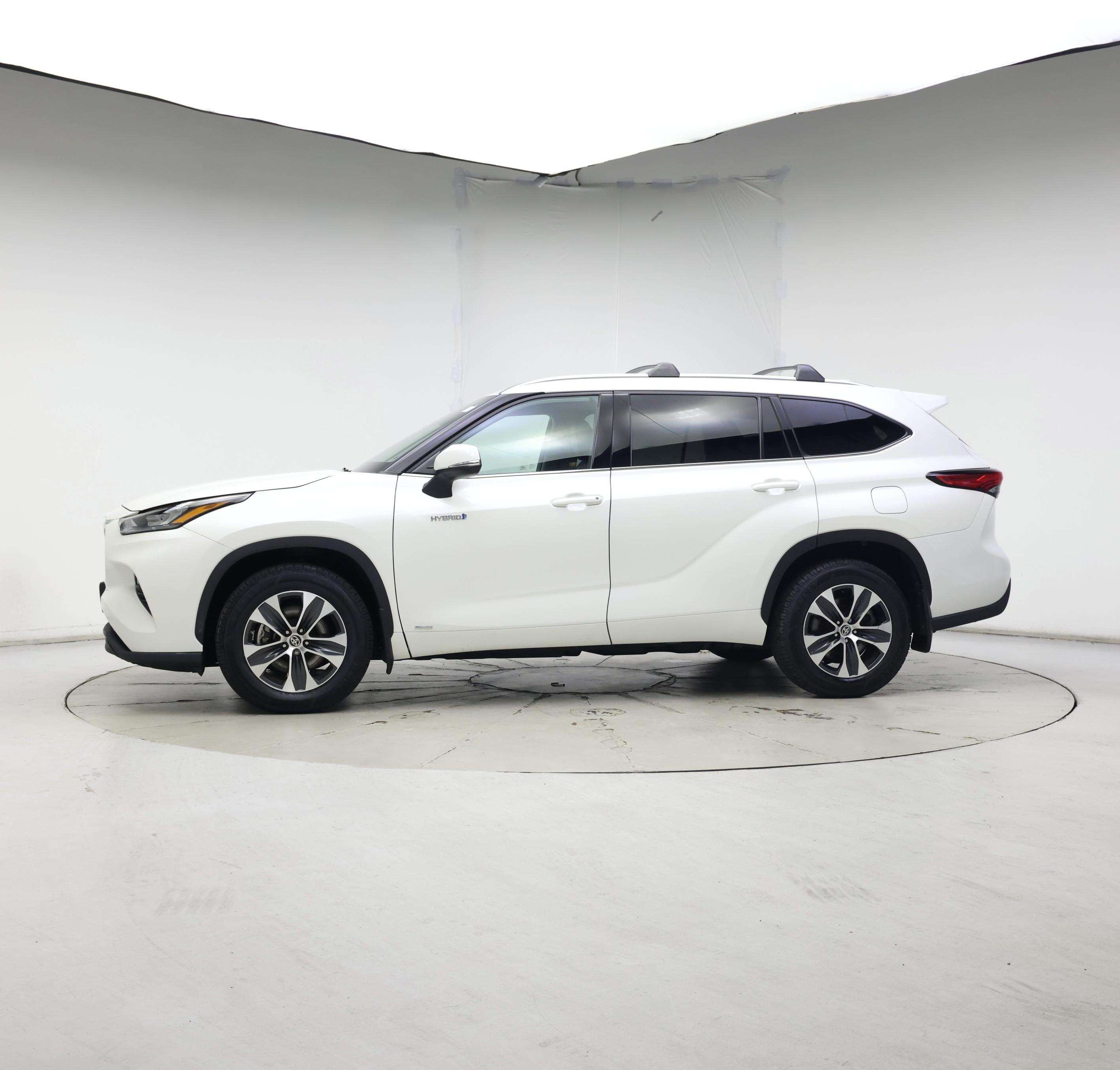 Thumbnail: 2020 Toyota Highlander - 3