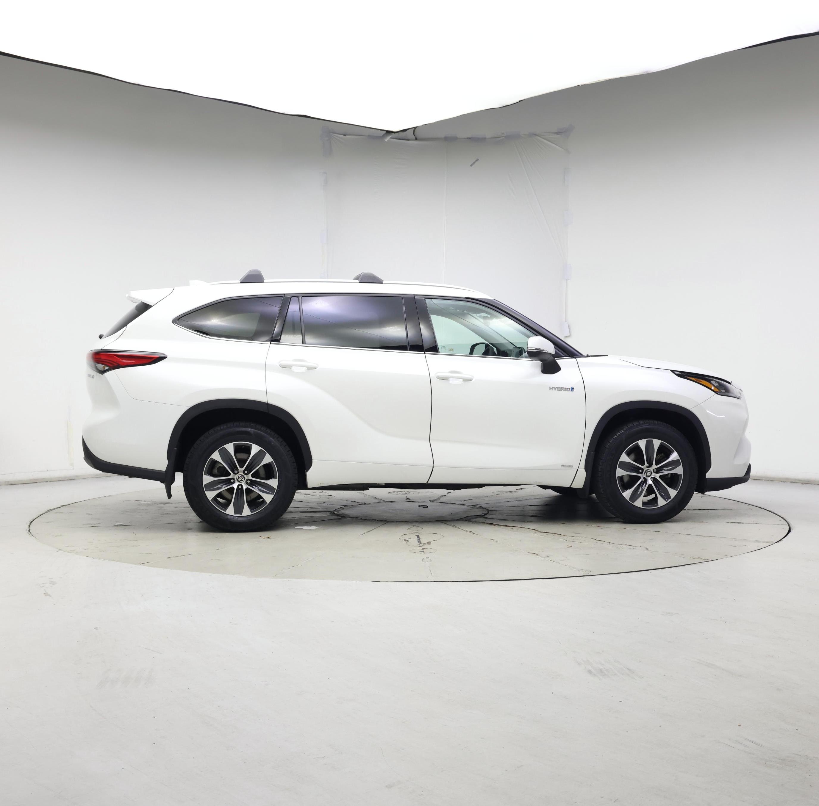 Thumbnail: 2020 Toyota Highlander - 7
