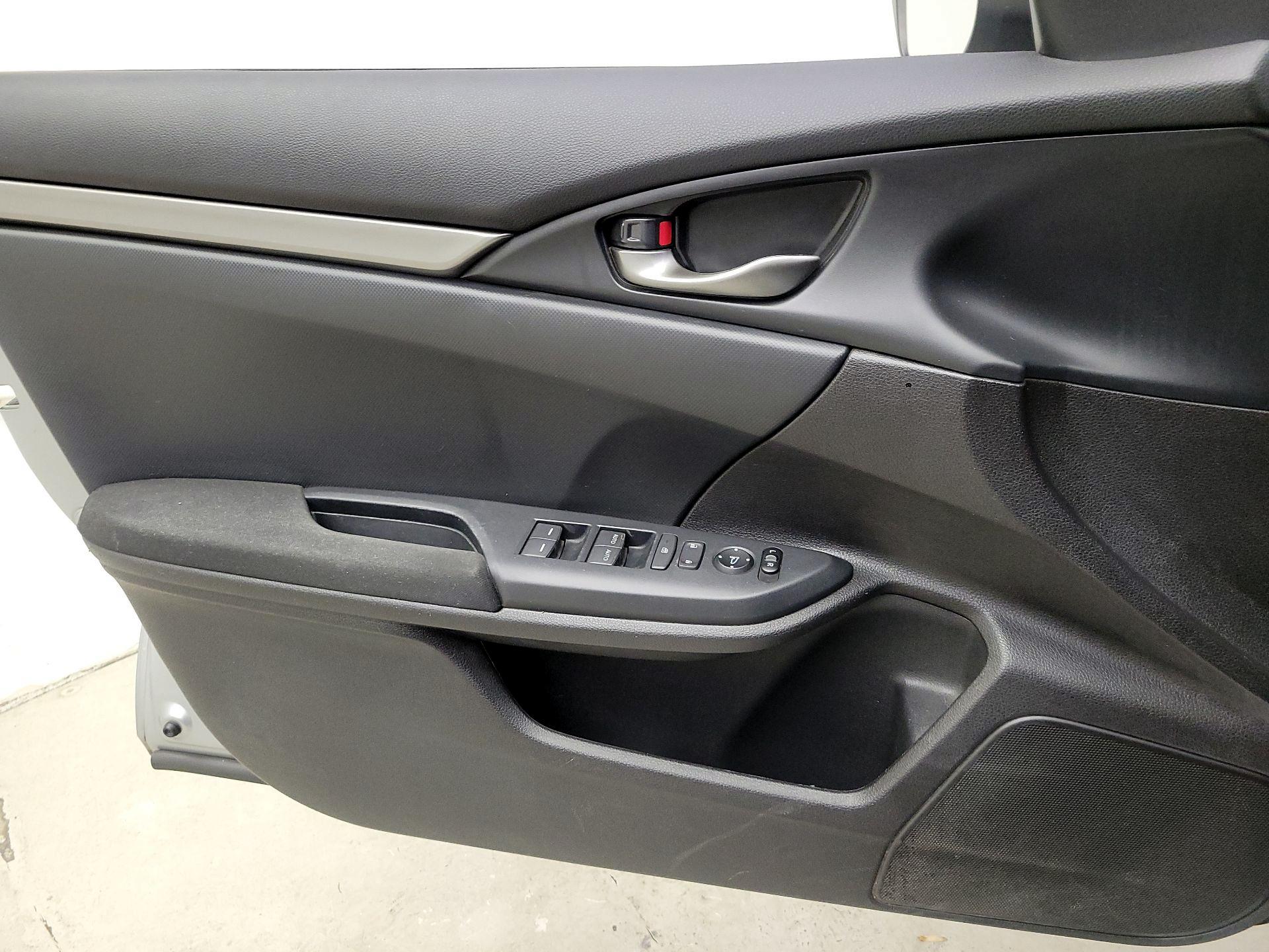 Thumbnail: 2018 Honda Civic - 12