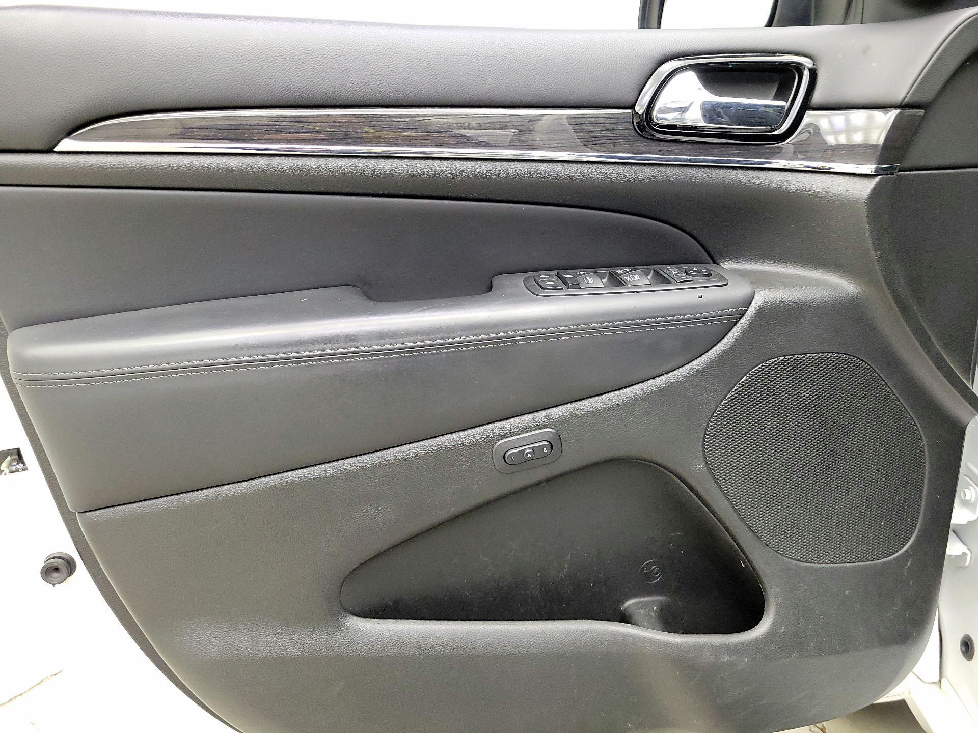 Thumbnail: 2019 Jeep Grand Cherokee - 12