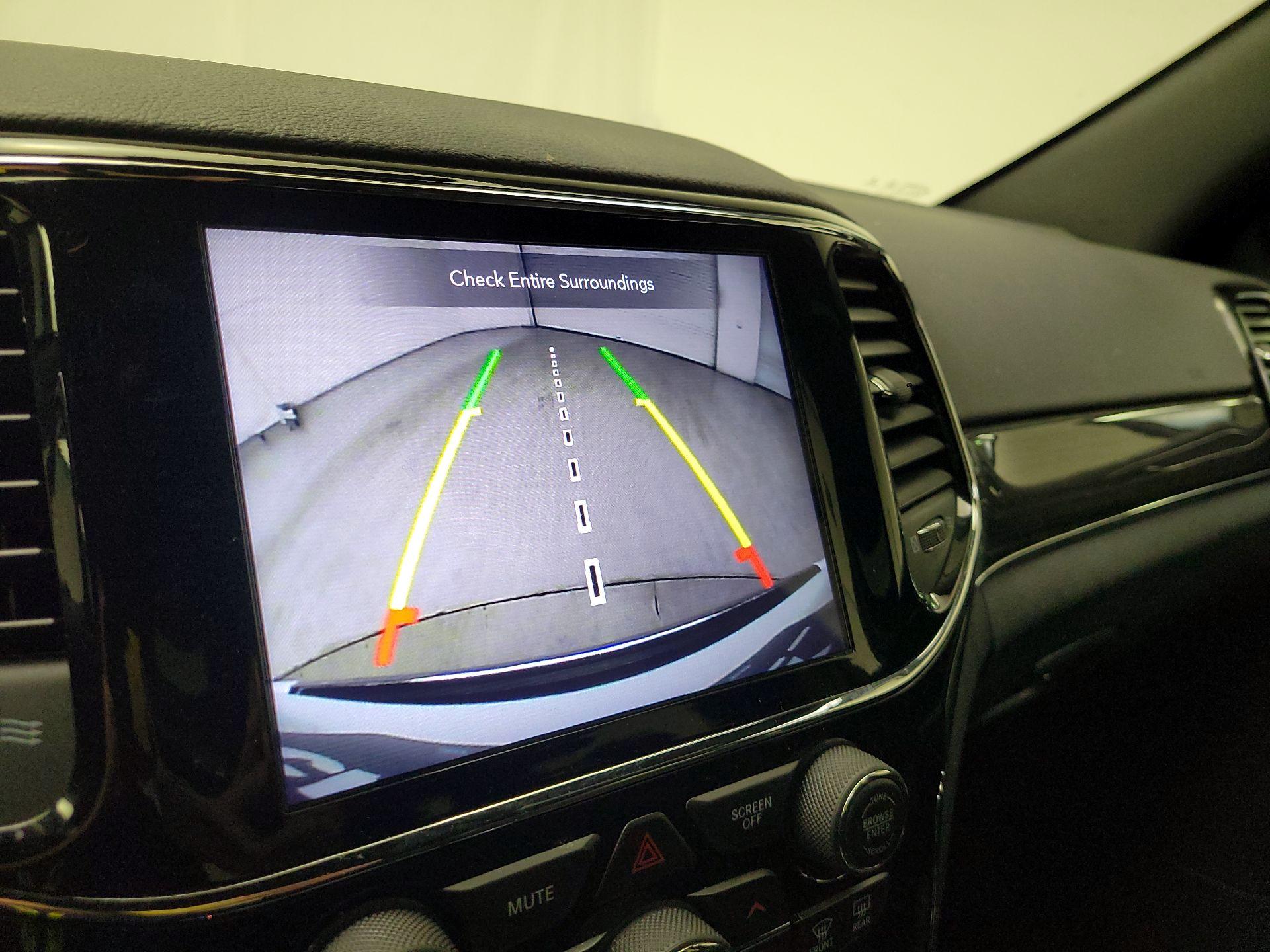 Thumbnail: 2019 Jeep Grand Cherokee - 15