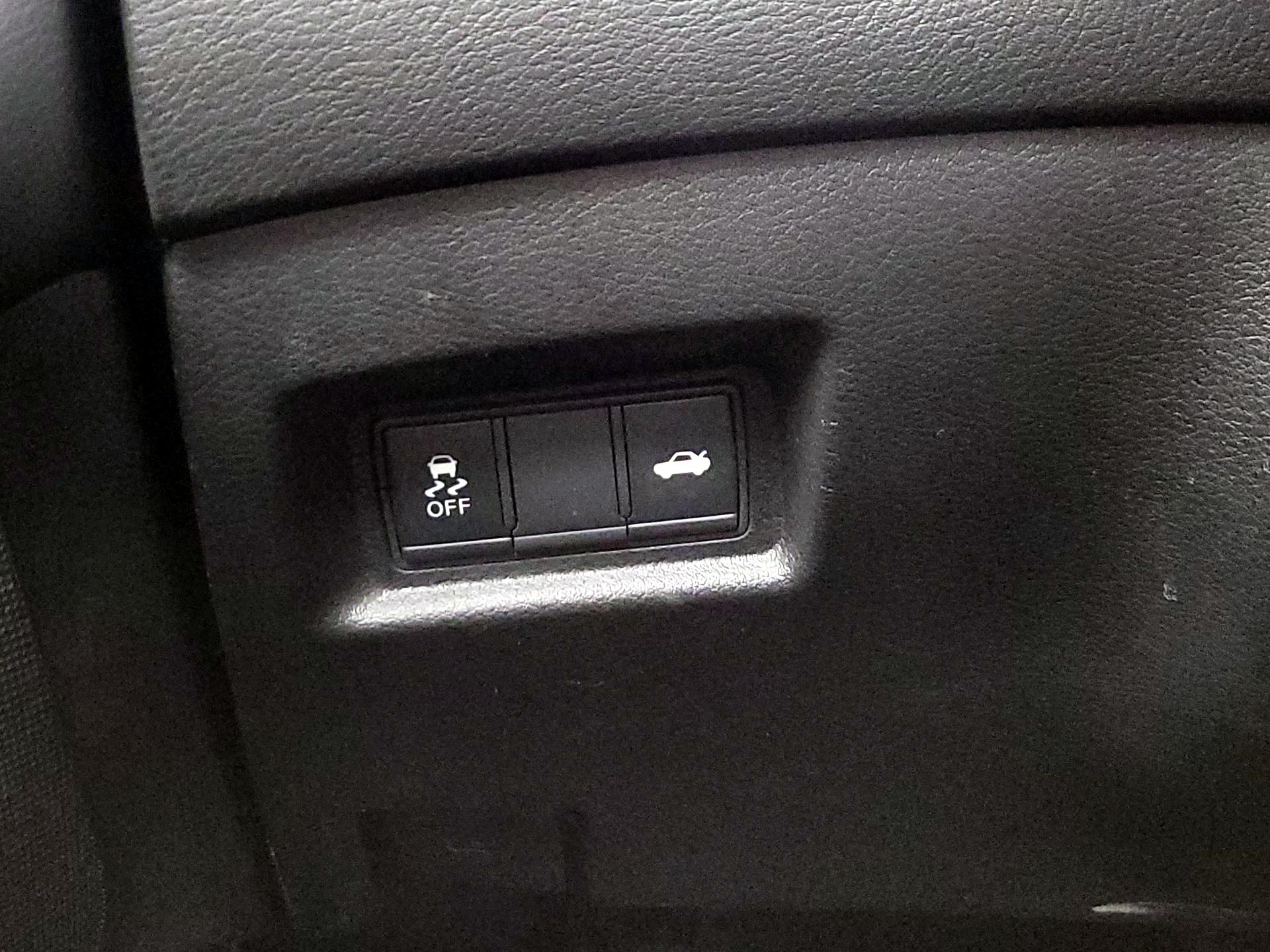 Thumbnail: 2017 INFINITI Q50 - 13