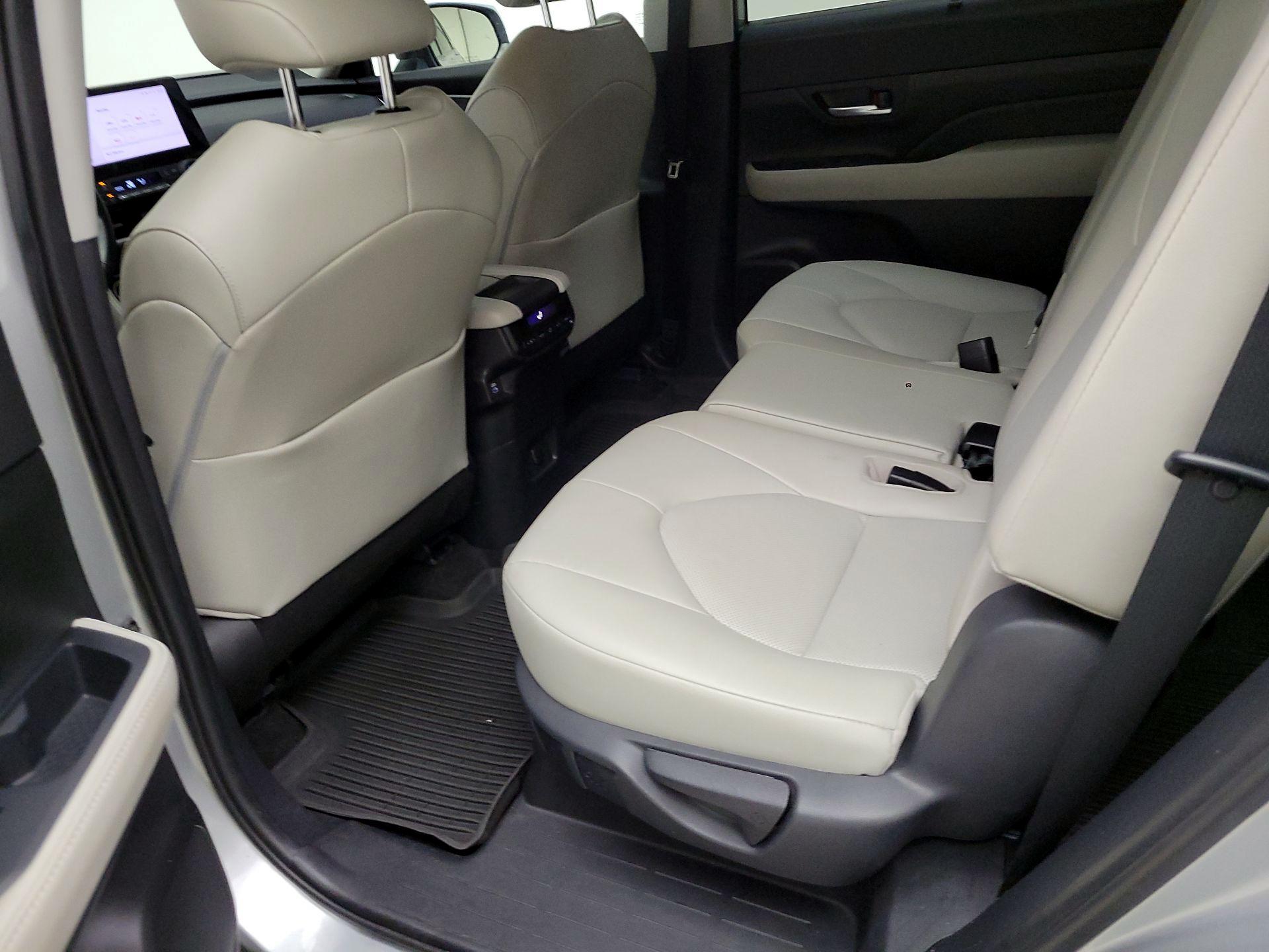 Thumbnail: 2024 Toyota Grand Highlander - 19