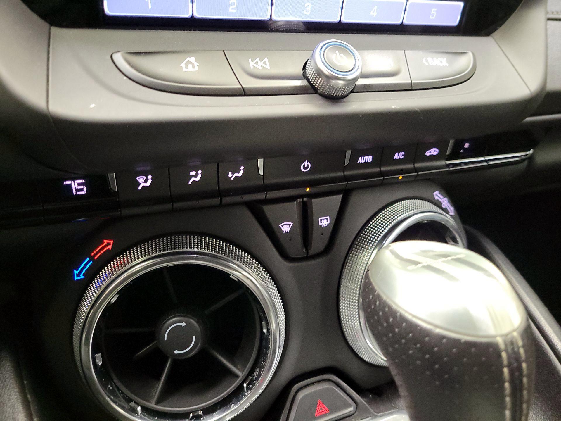 Thumbnail: 2018 Chevrolet Camaro - 15