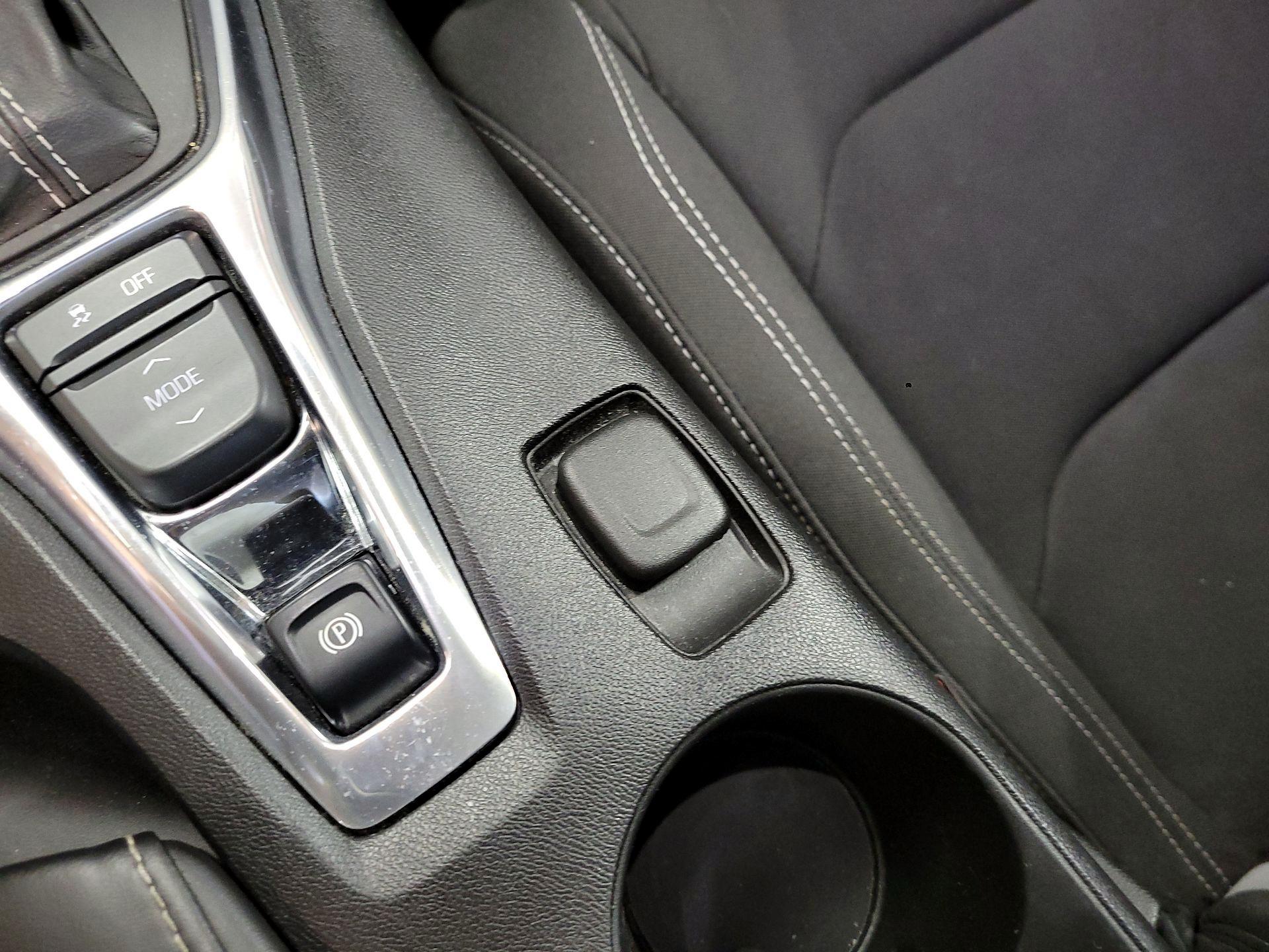 Thumbnail: 2018 Chevrolet Camaro - 17