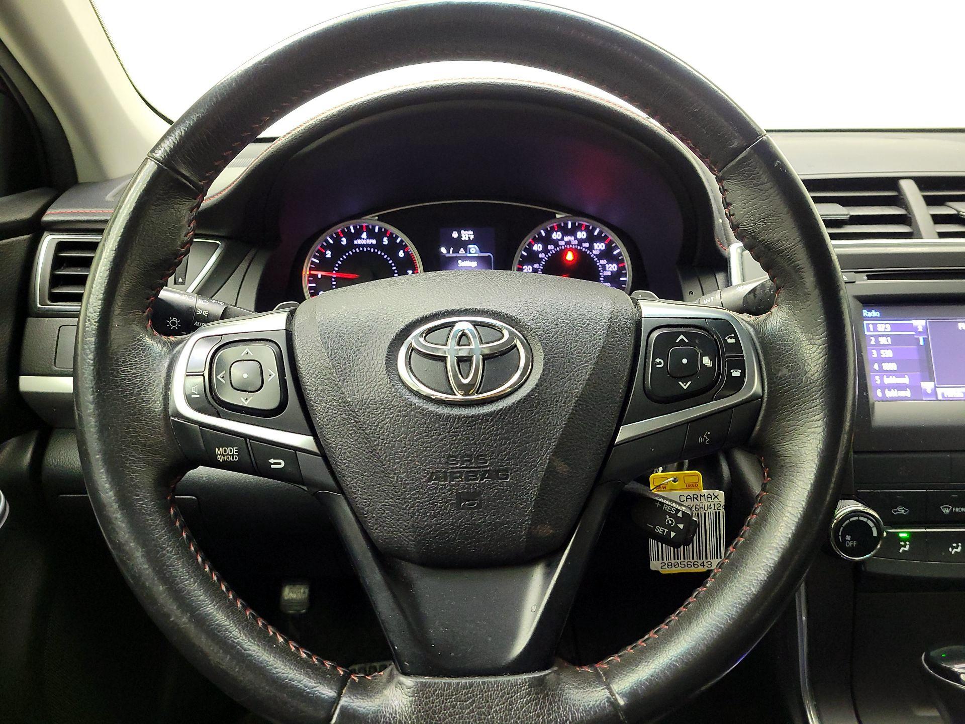 Thumbnail: 2017 Toyota Camry - 10