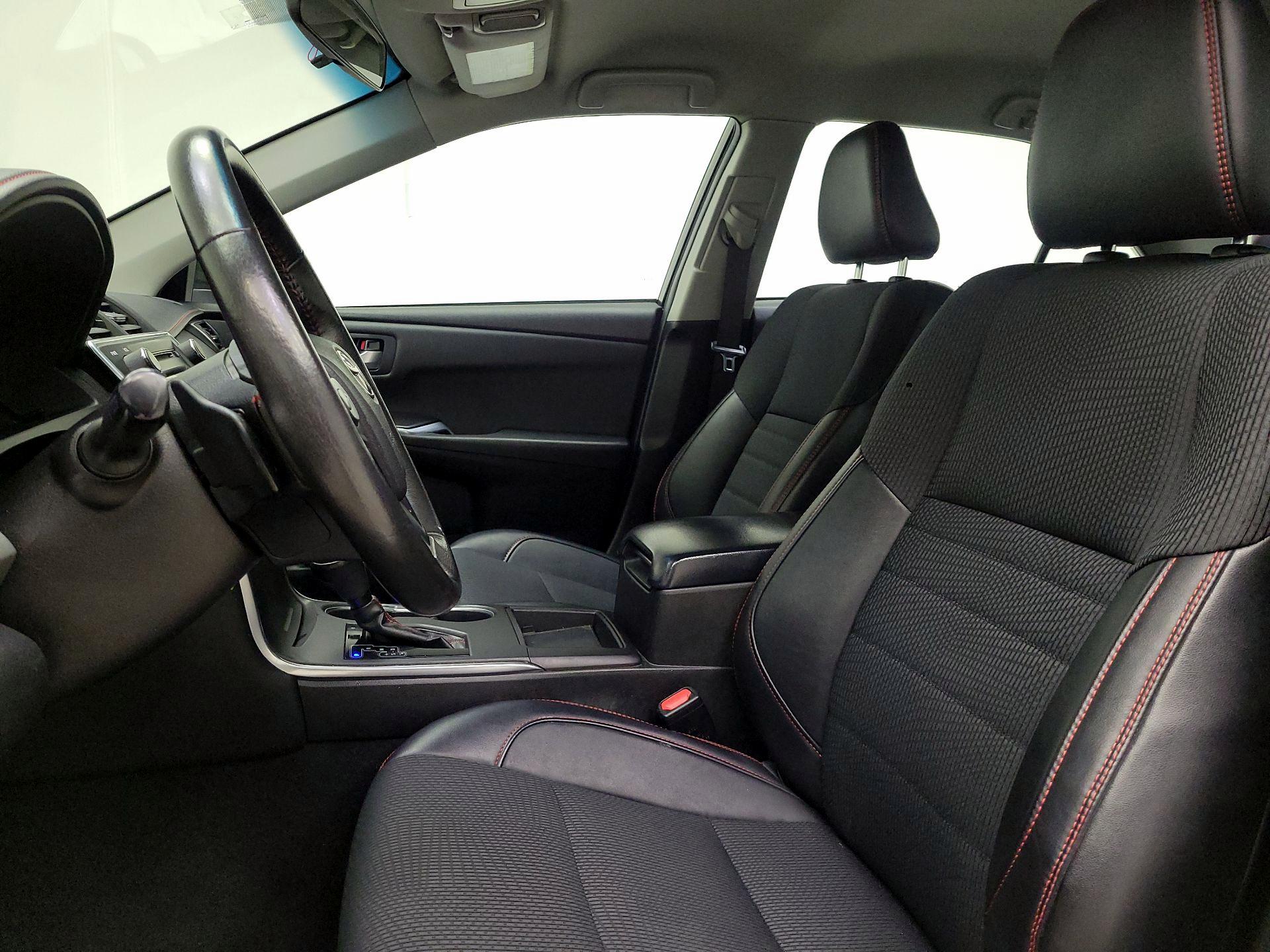 Thumbnail: 2017 Toyota Camry - 11