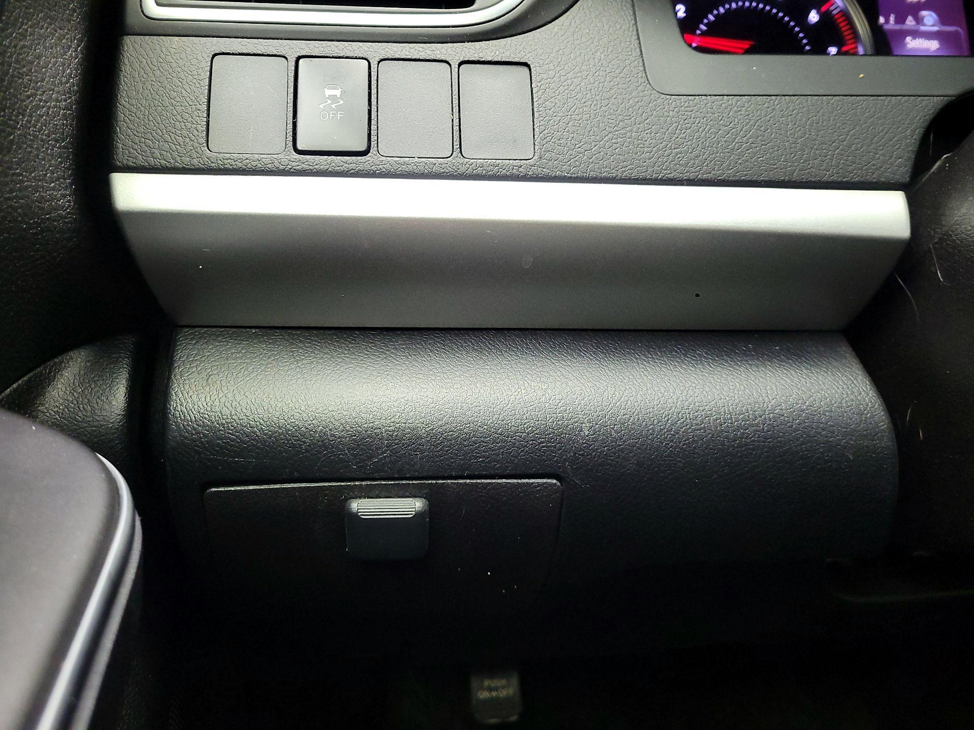 Thumbnail: 2017 Toyota Camry - 13