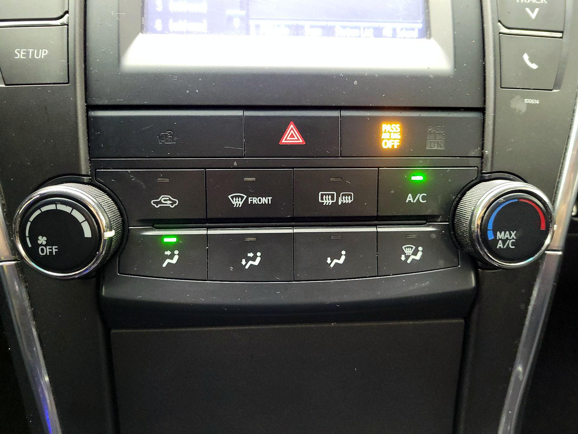 Thumbnail: 2017 Toyota Camry - 16