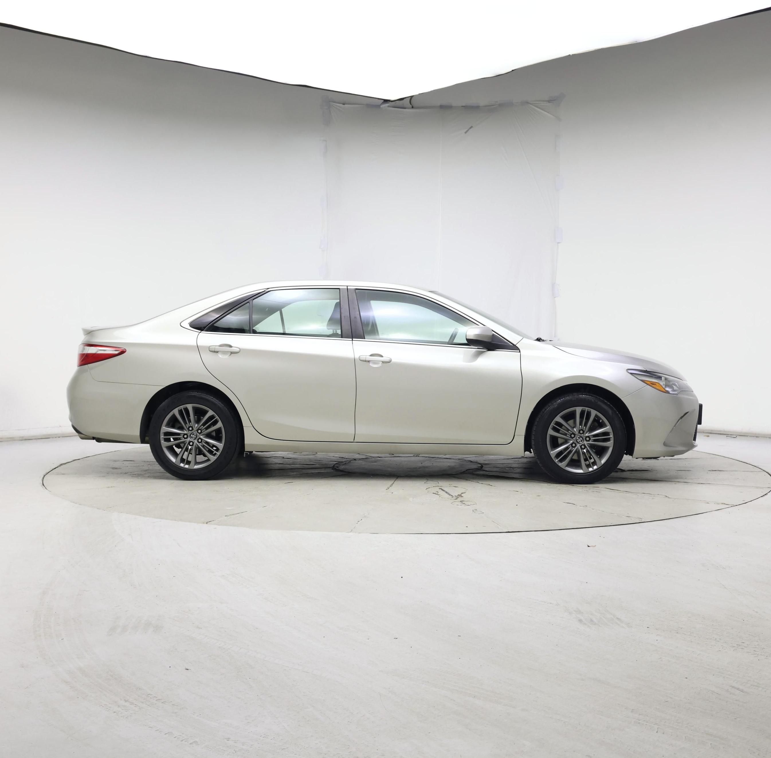 Thumbnail: 2017 Toyota Camry - 7