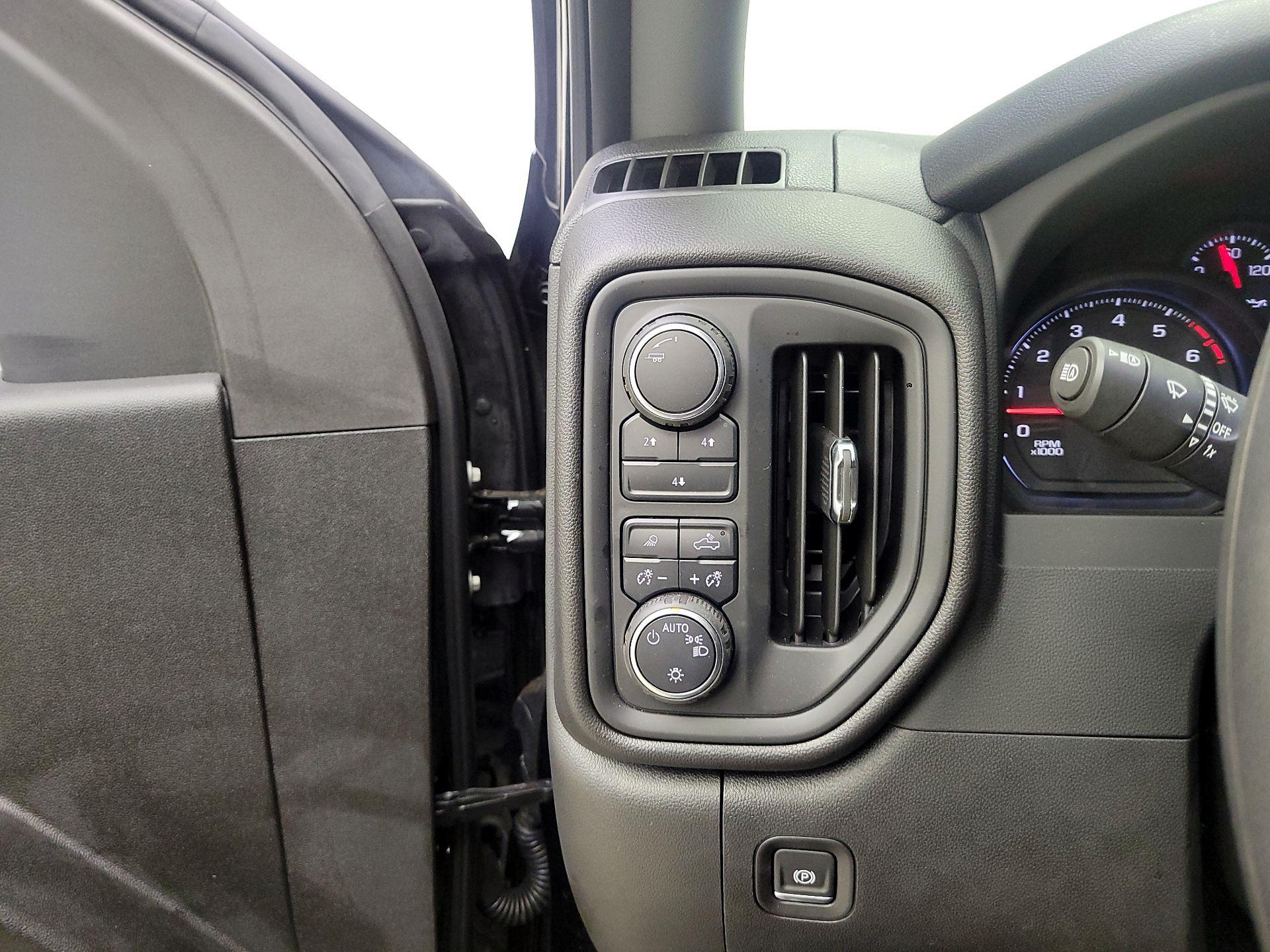 Thumbnail: 2025 Chevrolet Silverado 2500 - 13