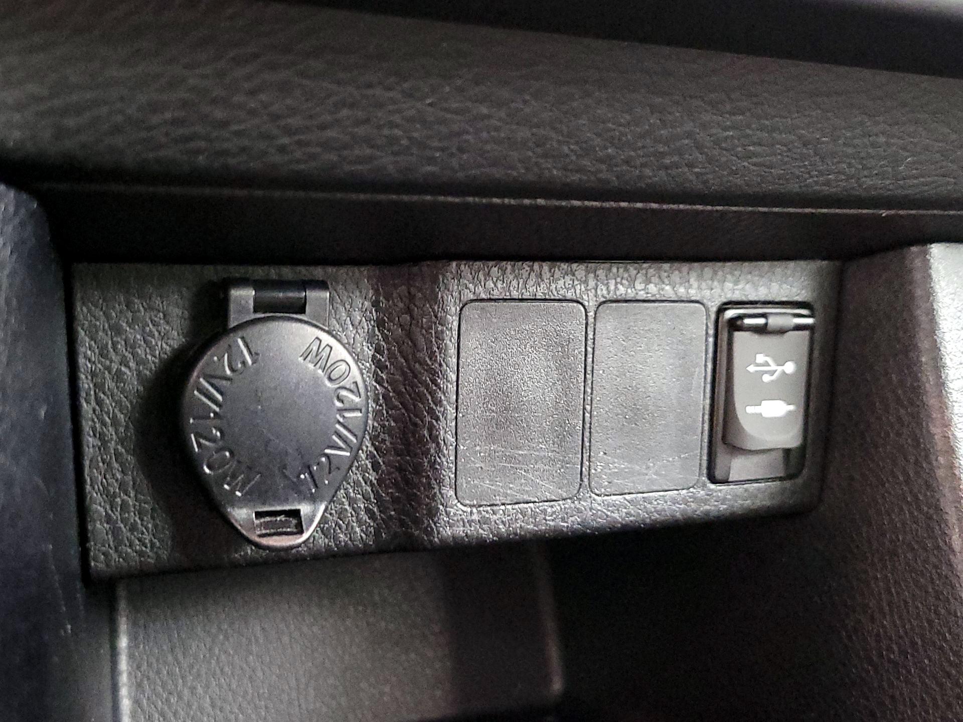 Thumbnail: 2014 Toyota Corolla - 18