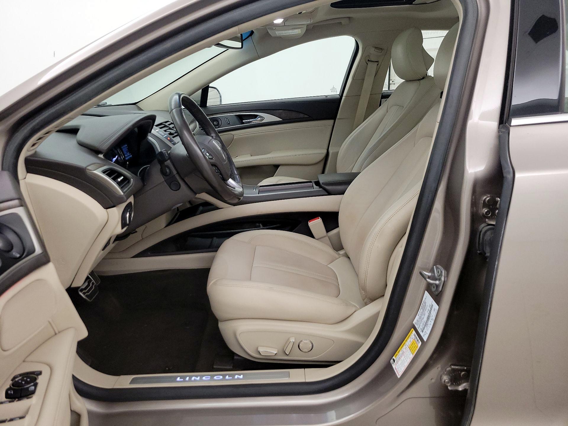 Thumbnail: 2019 Lincoln MKZ - 11