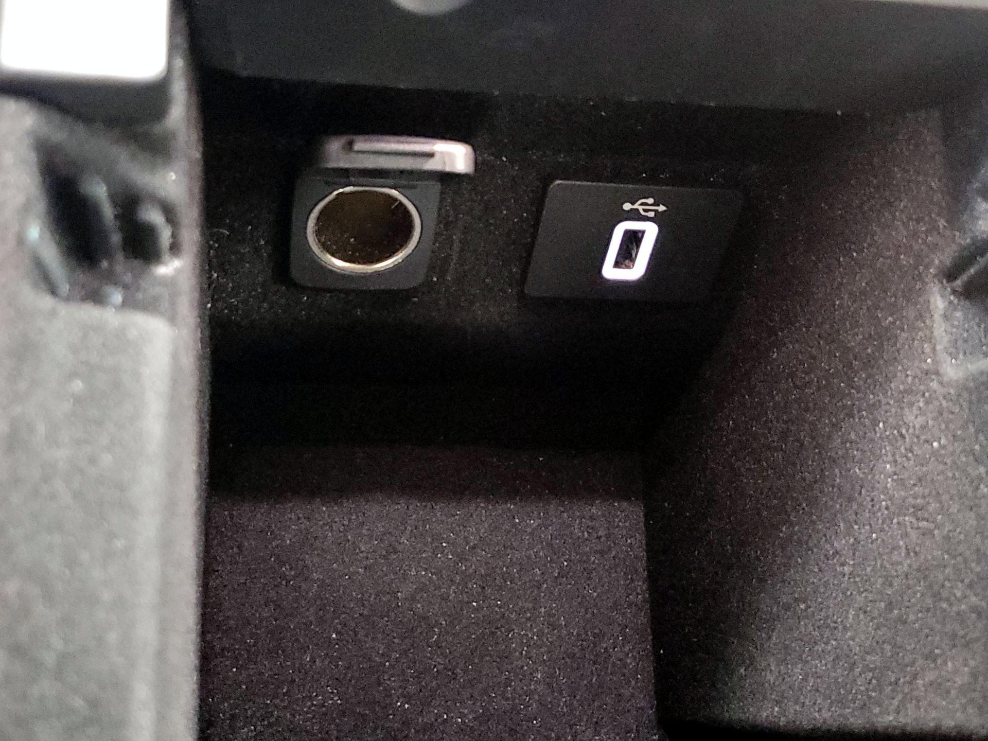 Thumbnail: 2019 Lincoln MKZ - 19