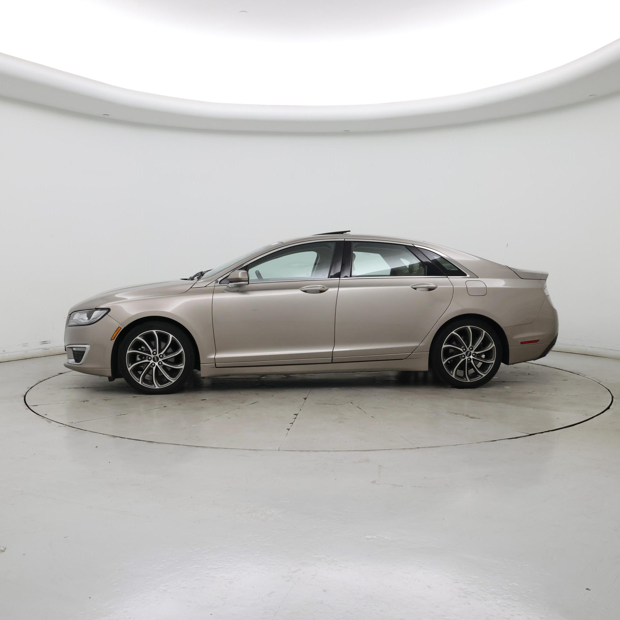 Thumbnail: 2019 Lincoln MKZ - 3