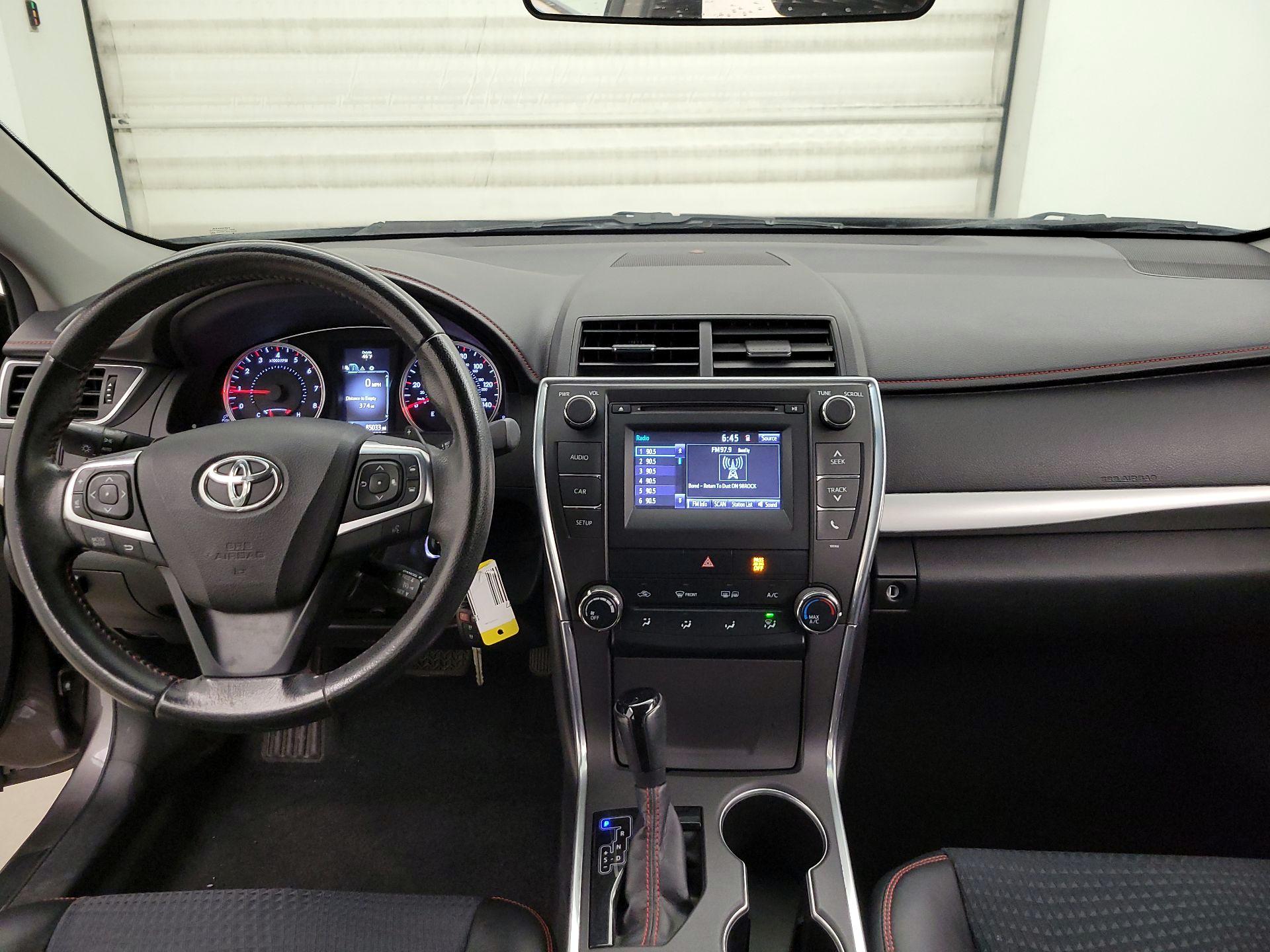 Thumbnail: 2015 Toyota Camry - 9