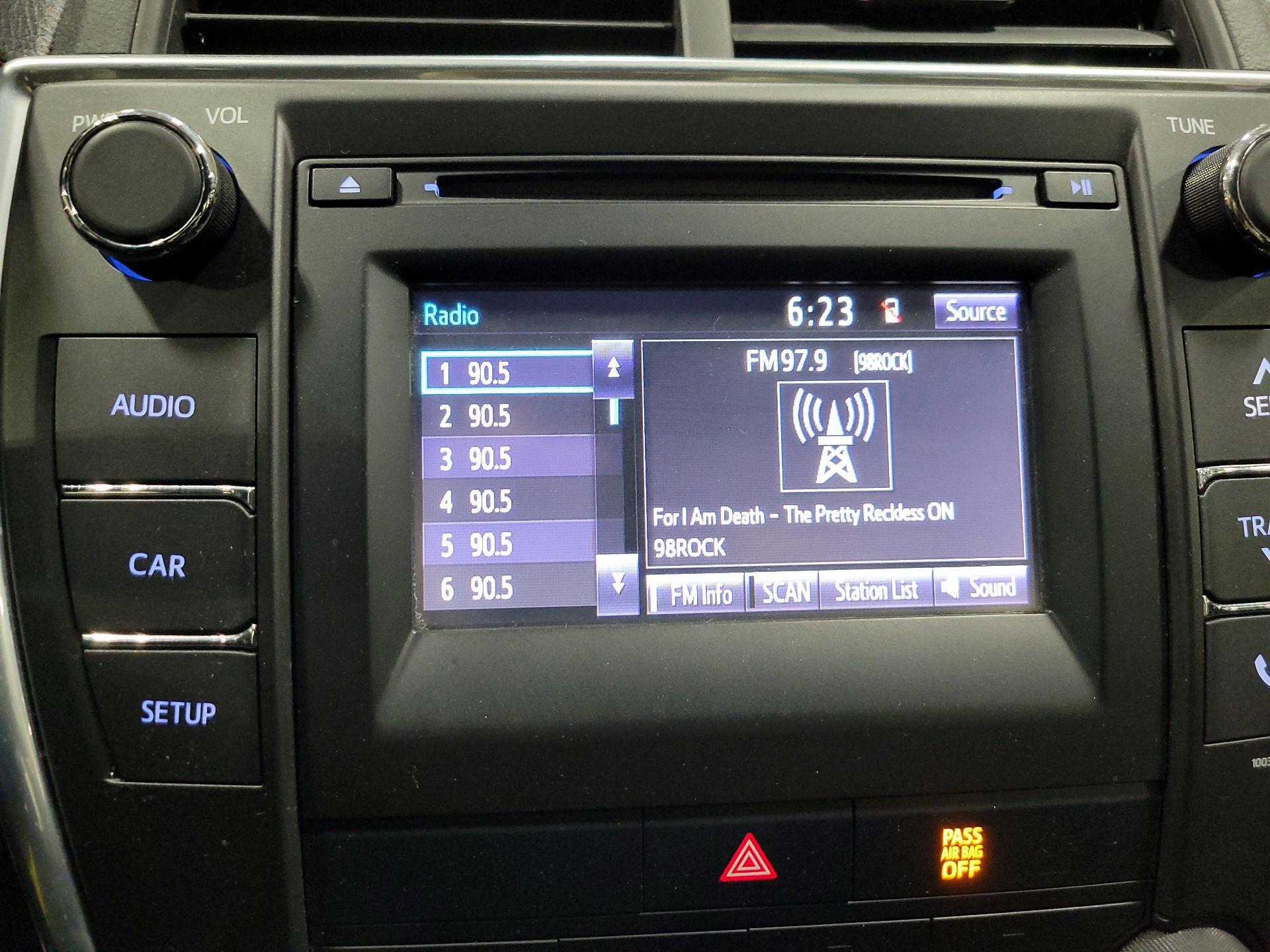 Thumbnail: 2015 Toyota Camry - 14