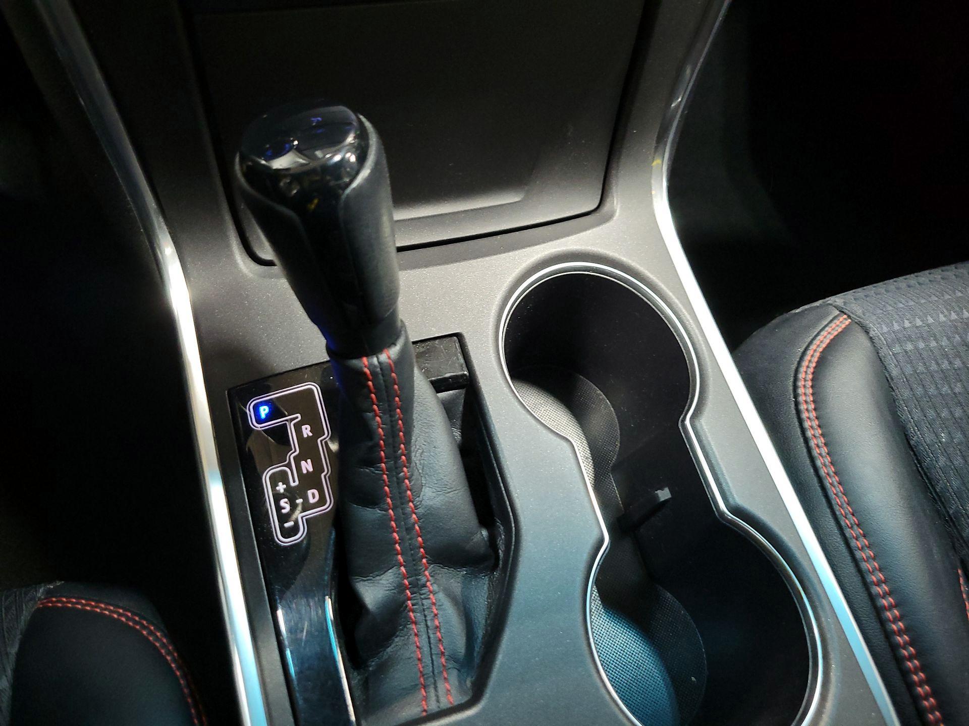 Thumbnail: 2015 Toyota Camry - 16