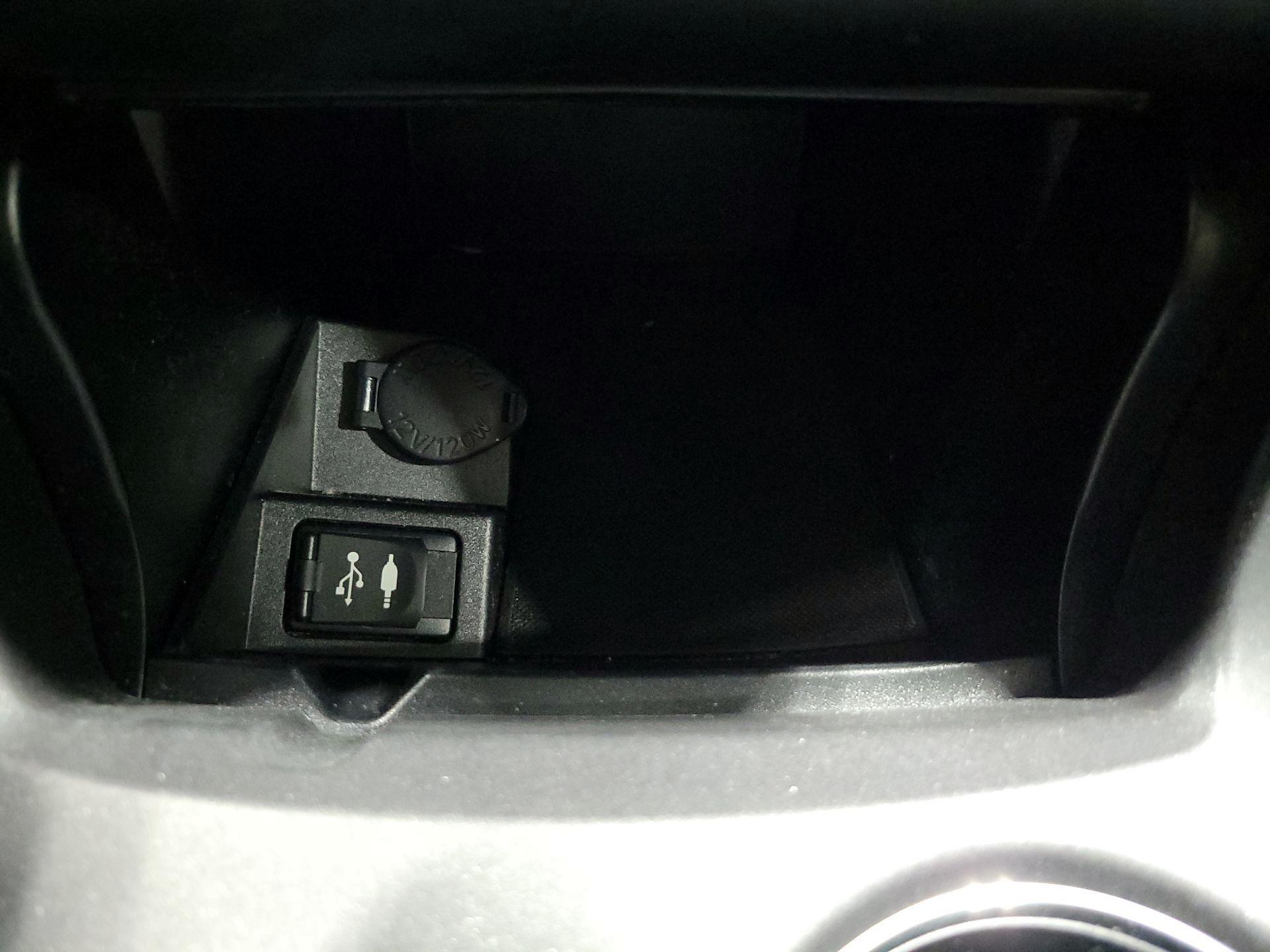 Thumbnail: 2015 Toyota Camry - 17