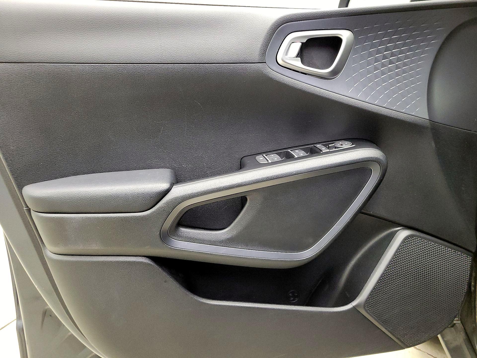 Thumbnail: 2020 Kia Soul - 12