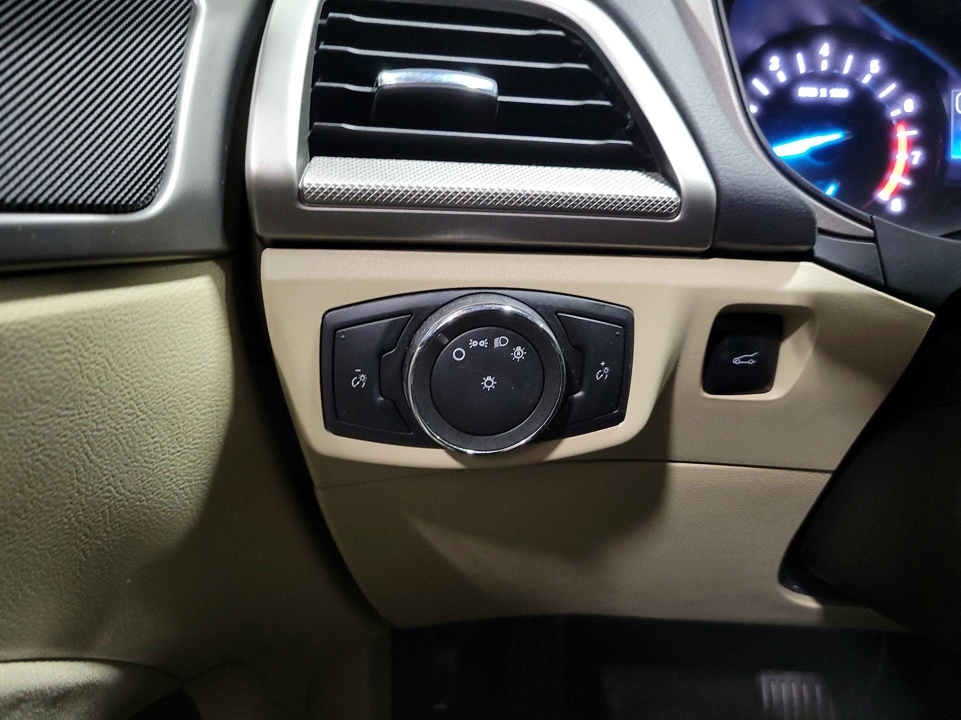 Thumbnail: 2015 Ford Fusion - 13