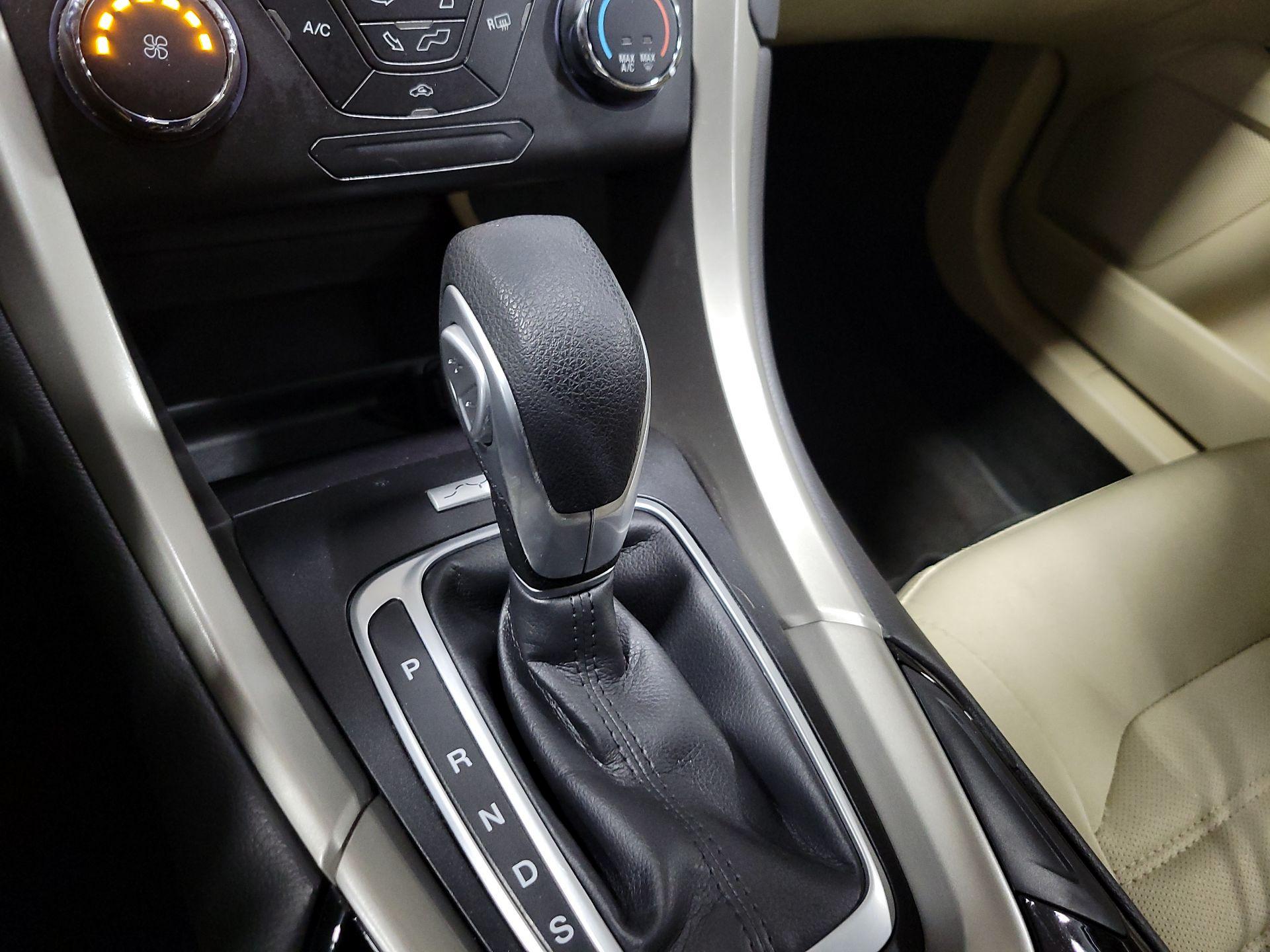 Thumbnail: 2015 Ford Fusion - 17