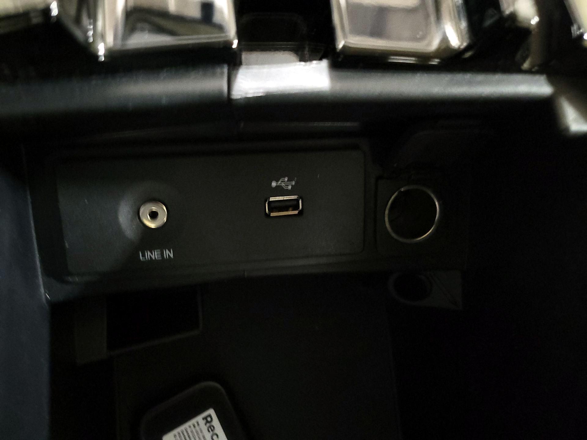 Thumbnail: 2015 Ford Fusion - 18