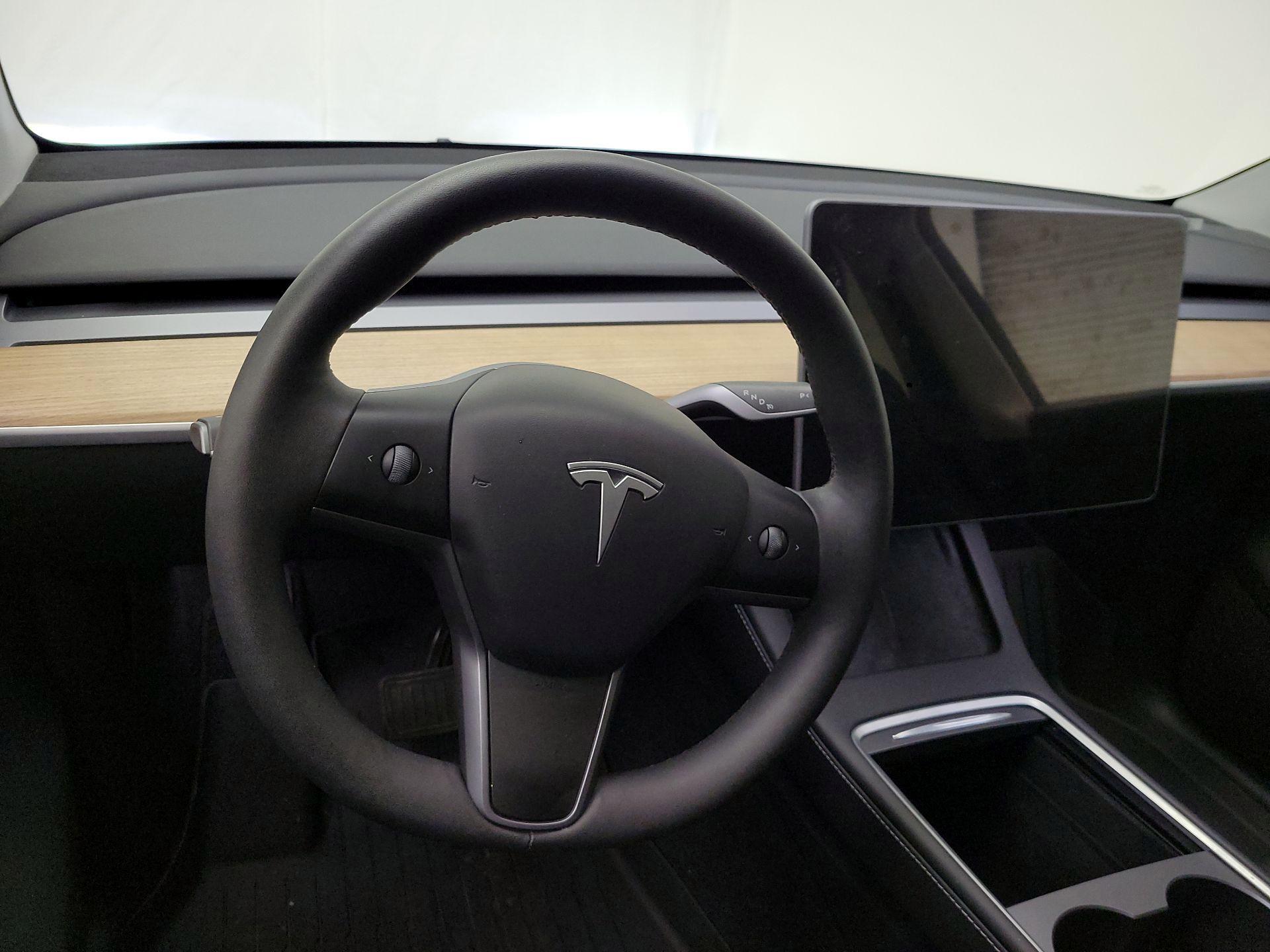 Thumbnail: 2025 Tesla Model Y - 10