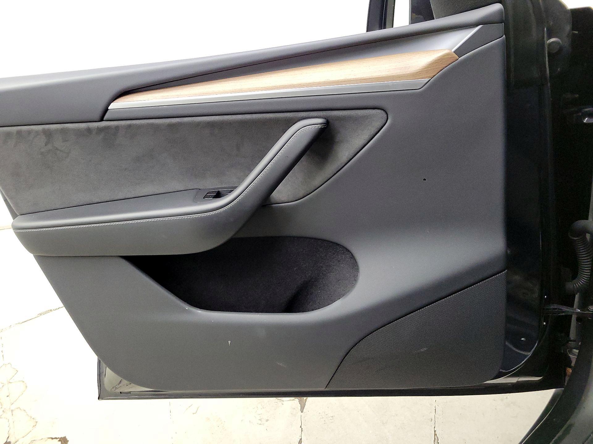 Thumbnail: 2025 Tesla Model Y - 12